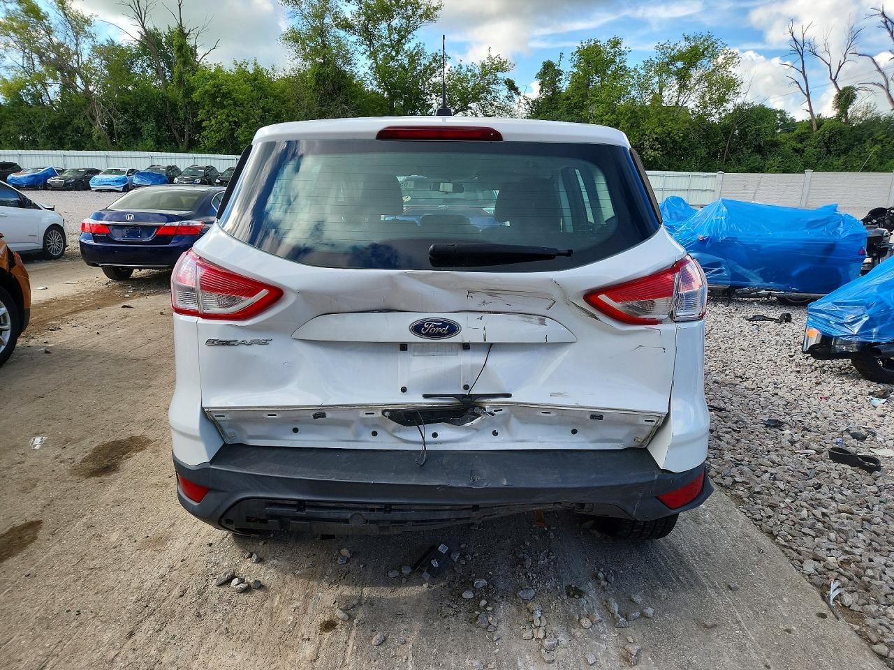 2013 Ford Escape S White vin: 1FMCU0F71DUD50320