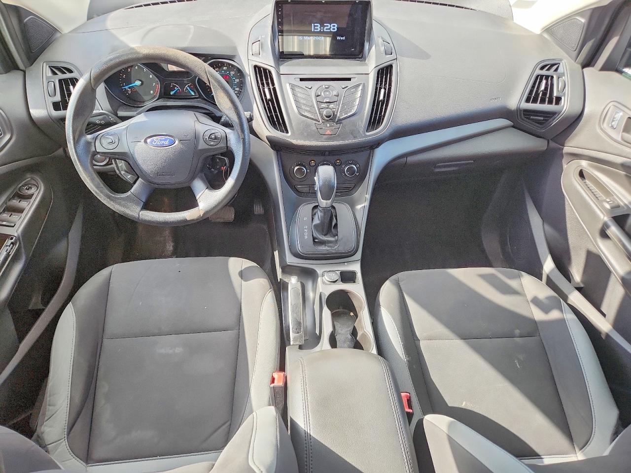 2013 Ford Escape S White vin: 1FMCU0F71DUD50320