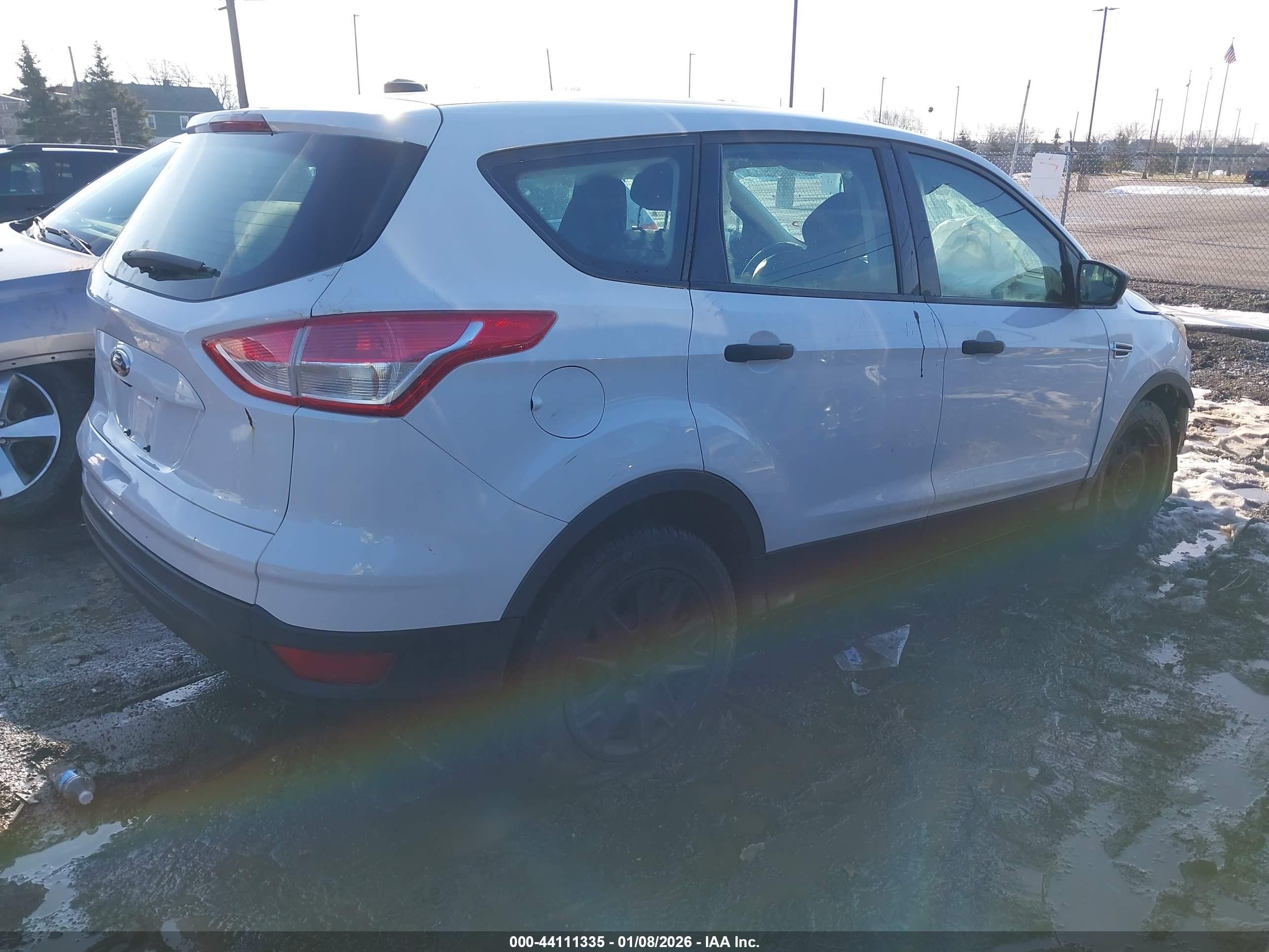 2014 Ford Escape S White vin: 1FMCU0F71EUB68909