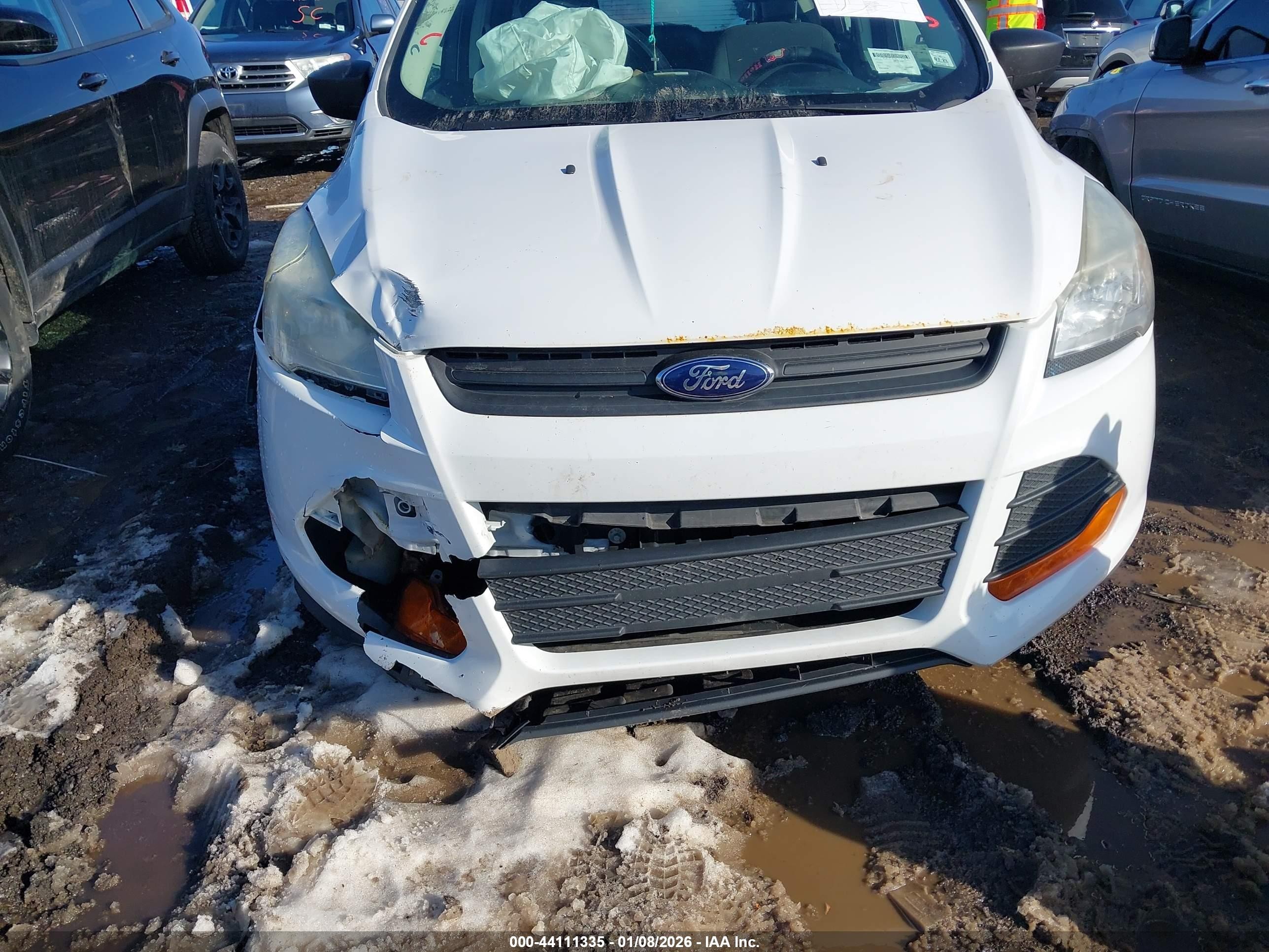 2014 Ford Escape S White vin: 1FMCU0F71EUB68909