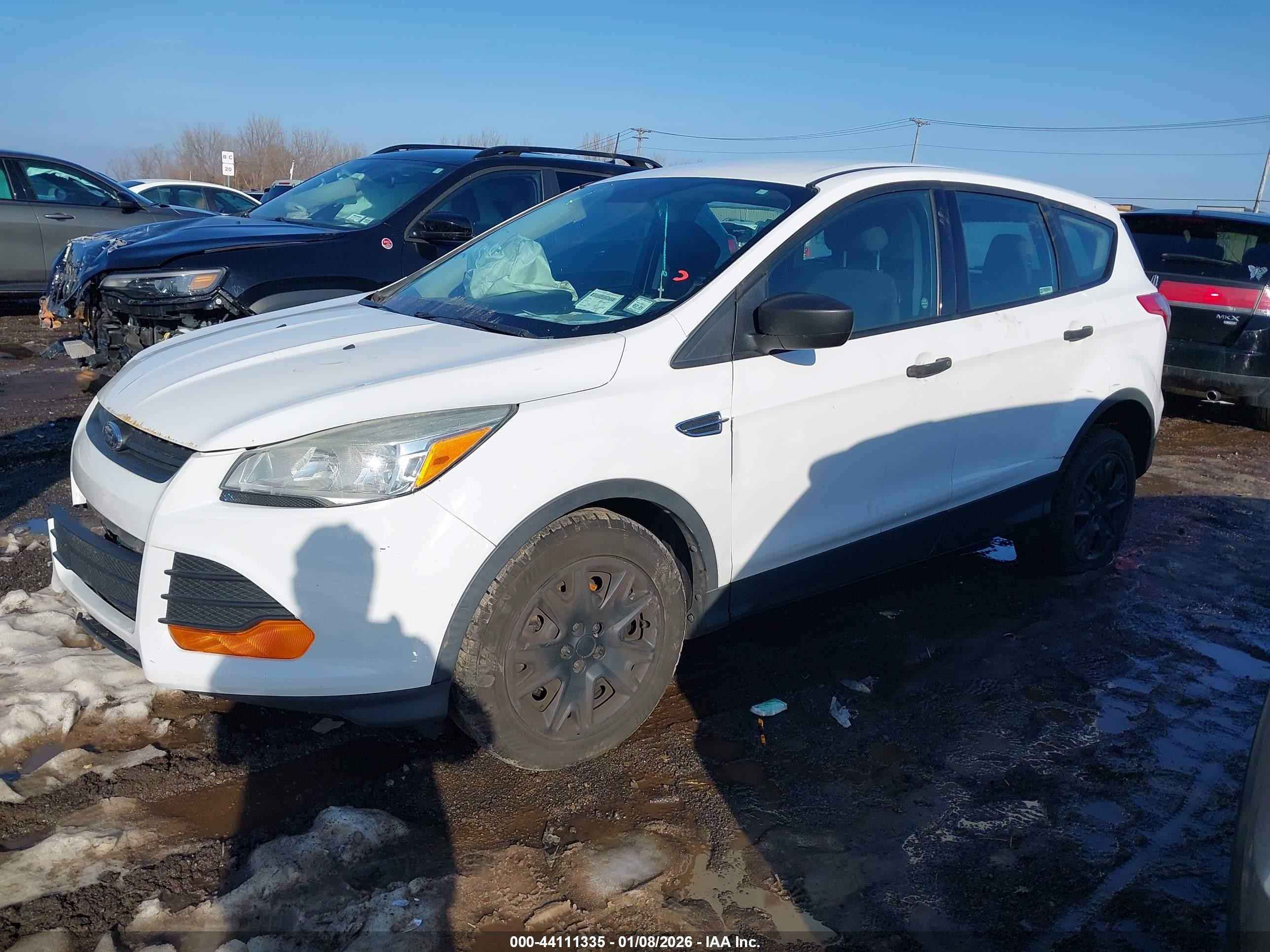 2014 Ford Escape S White vin: 1FMCU0F71EUB68909