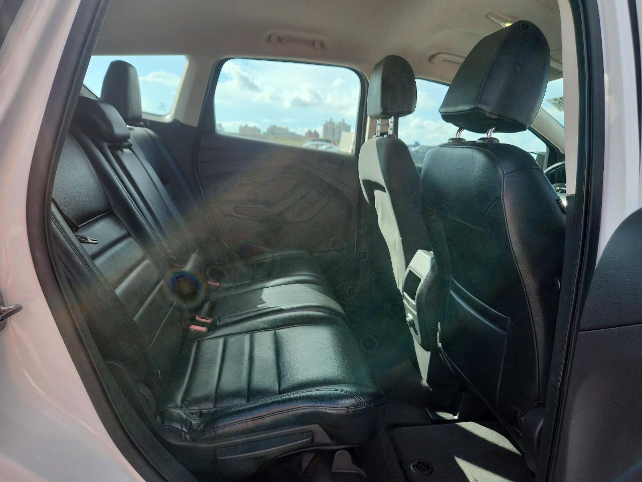 2014 Ford Escape Белый vin: 1FMCU0F71EUD06352