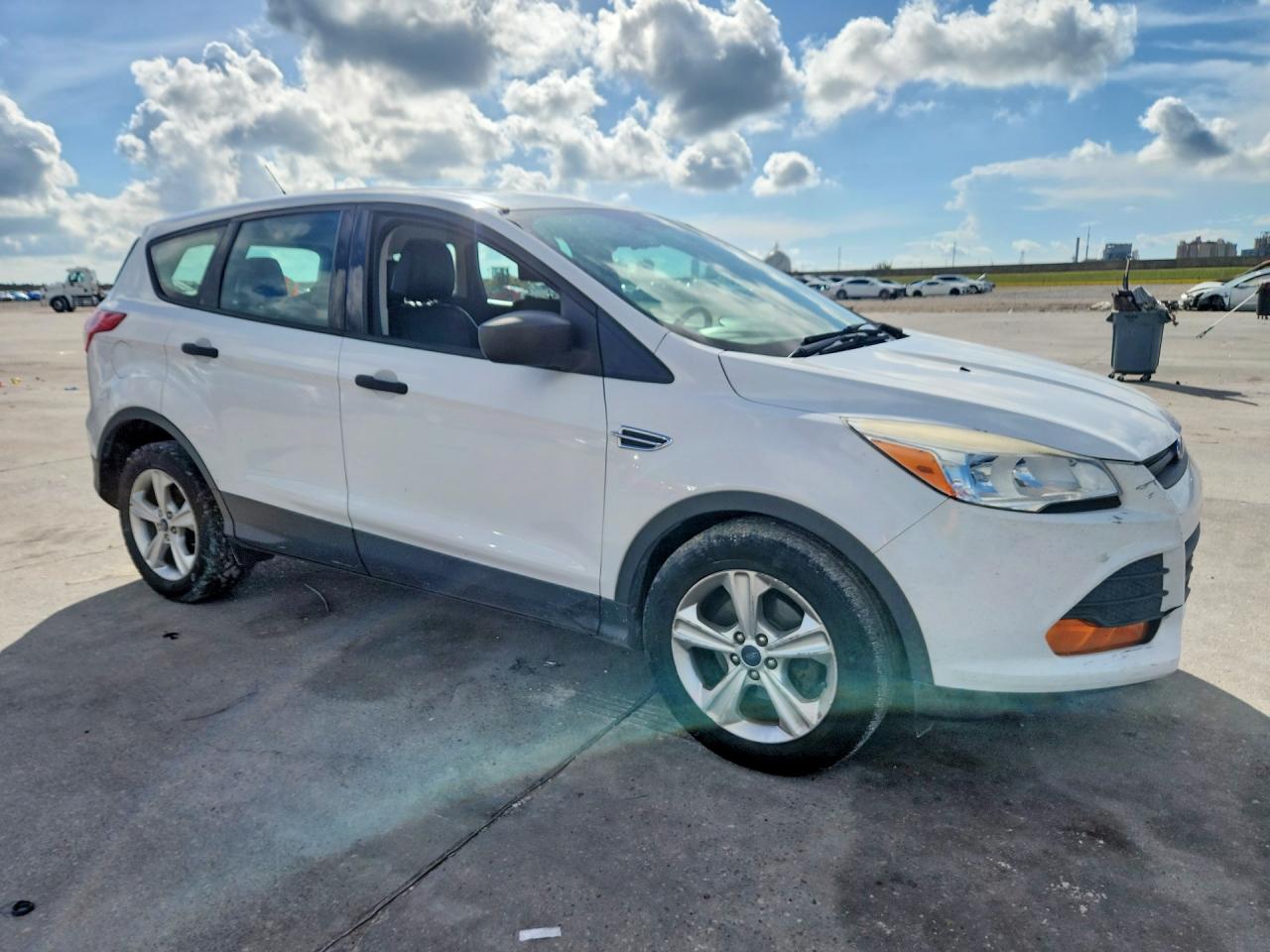 2014 Ford Escape Белый vin: 1FMCU0F71EUD06352