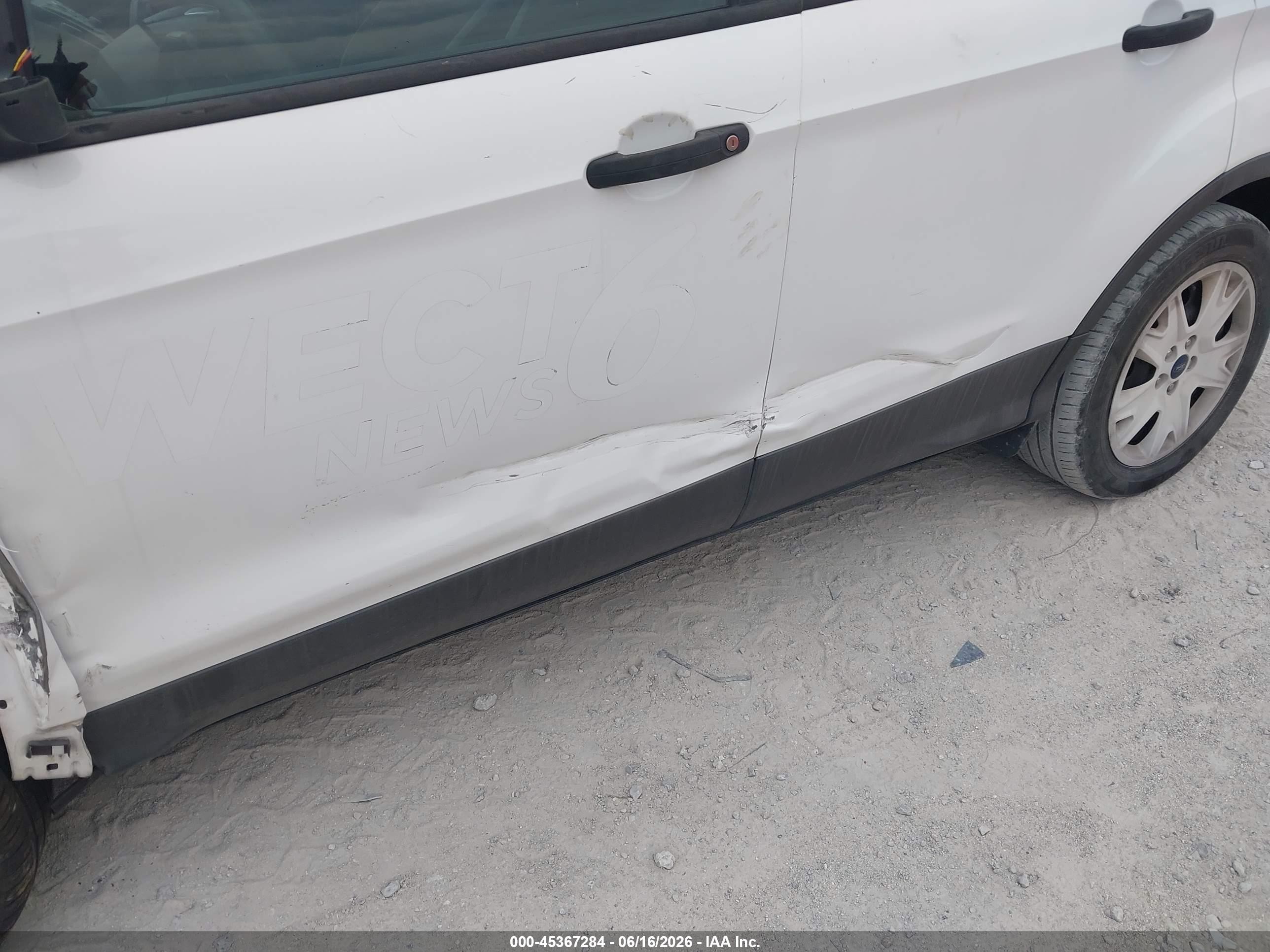 2014 Ford Escape S White vin: 1FMCU0F71EUD09977