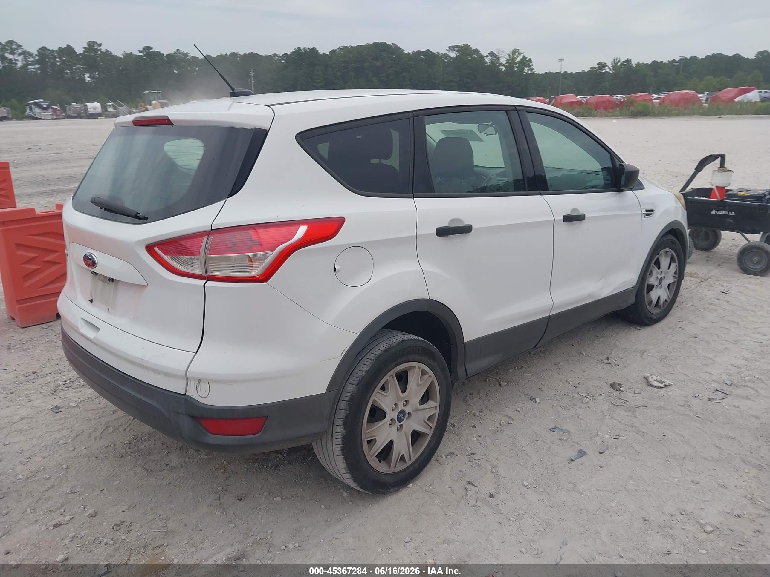 2014 Ford Escape S White vin: 1FMCU0F71EUD09977
