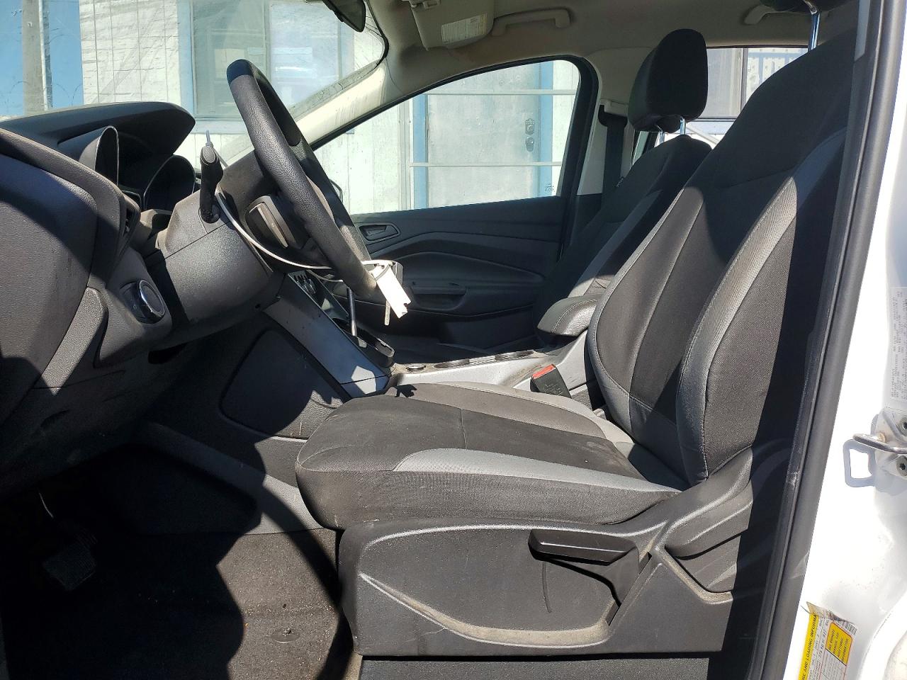 2015 Ford Escape White vin: 1FMCU0F71FUA45452