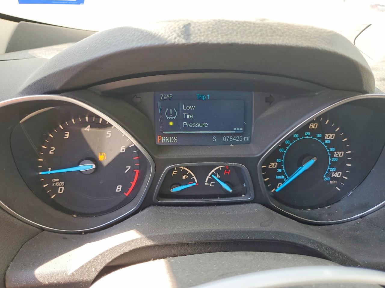 2015 Ford Escape White vin: 1FMCU0F71FUA45452