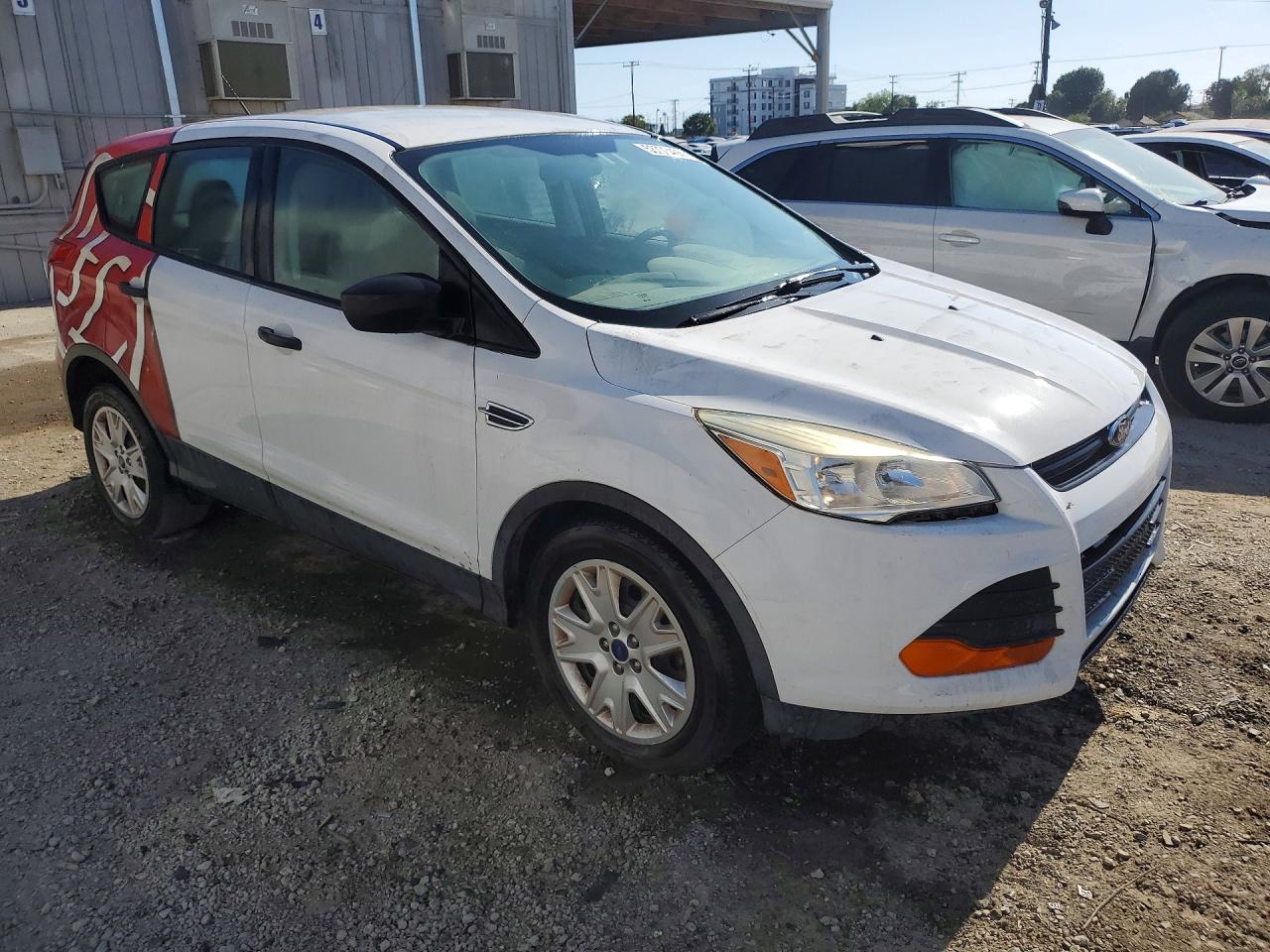 2015 Ford Escape White vin: 1FMCU0F71FUA45452