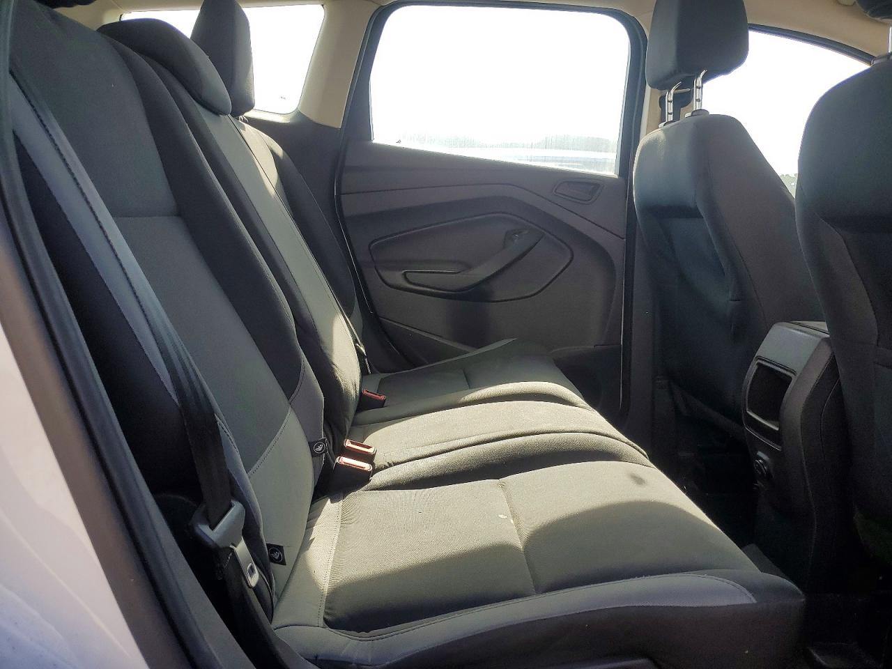 2015 Ford Escape White vin: 1FMCU0F71FUA45452