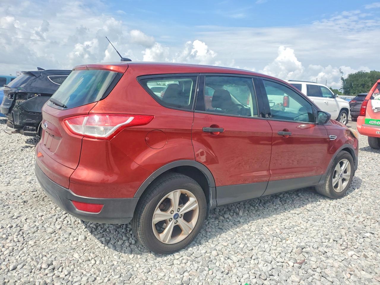 2015 Ford Escape S Burgundy vin: 1FMCU0F71FUB87705