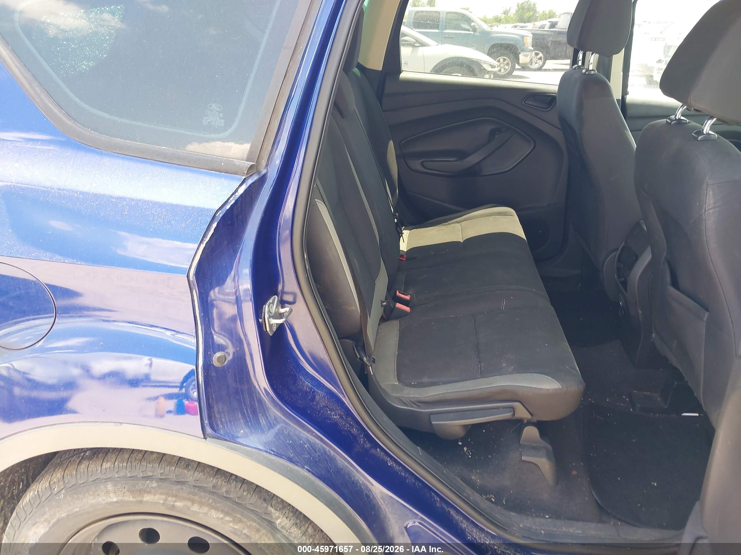 2015 Ford Escape S Синий vin: 1FMCU0F71FUC24588
