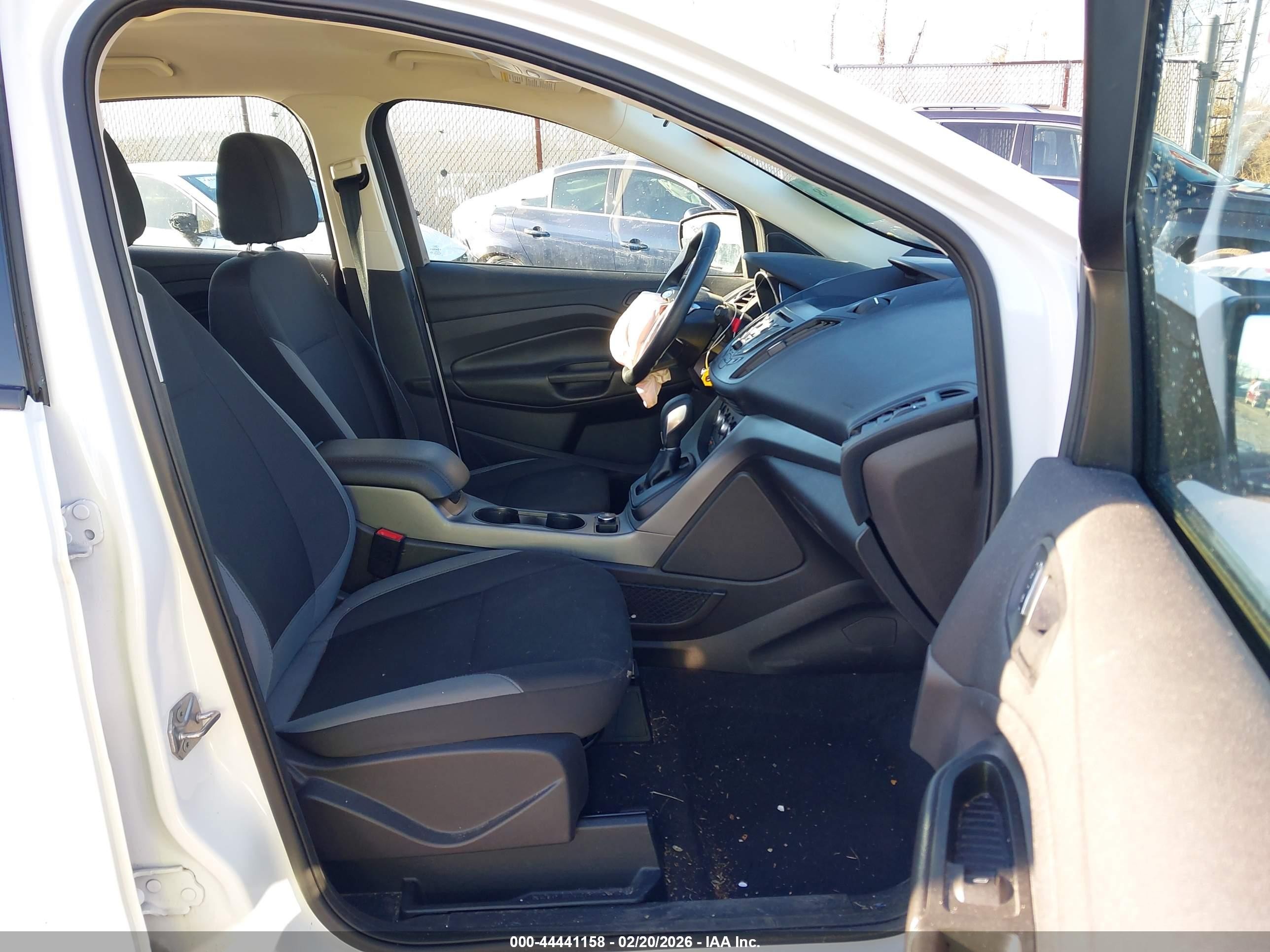 2015 Ford Escape S White vin: 1FMCU0F71FUC60460