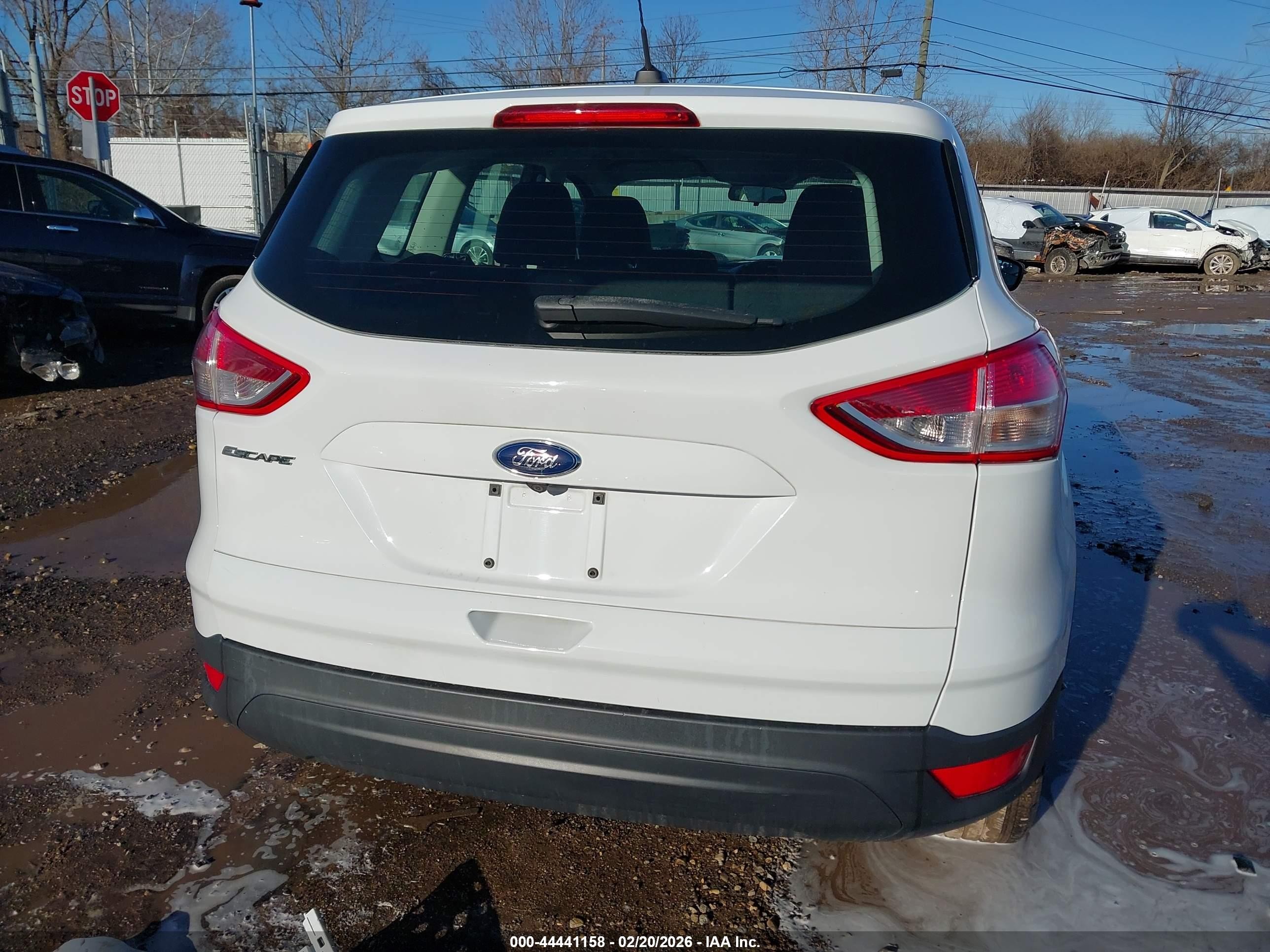 2015 Ford Escape S White vin: 1FMCU0F71FUC60460