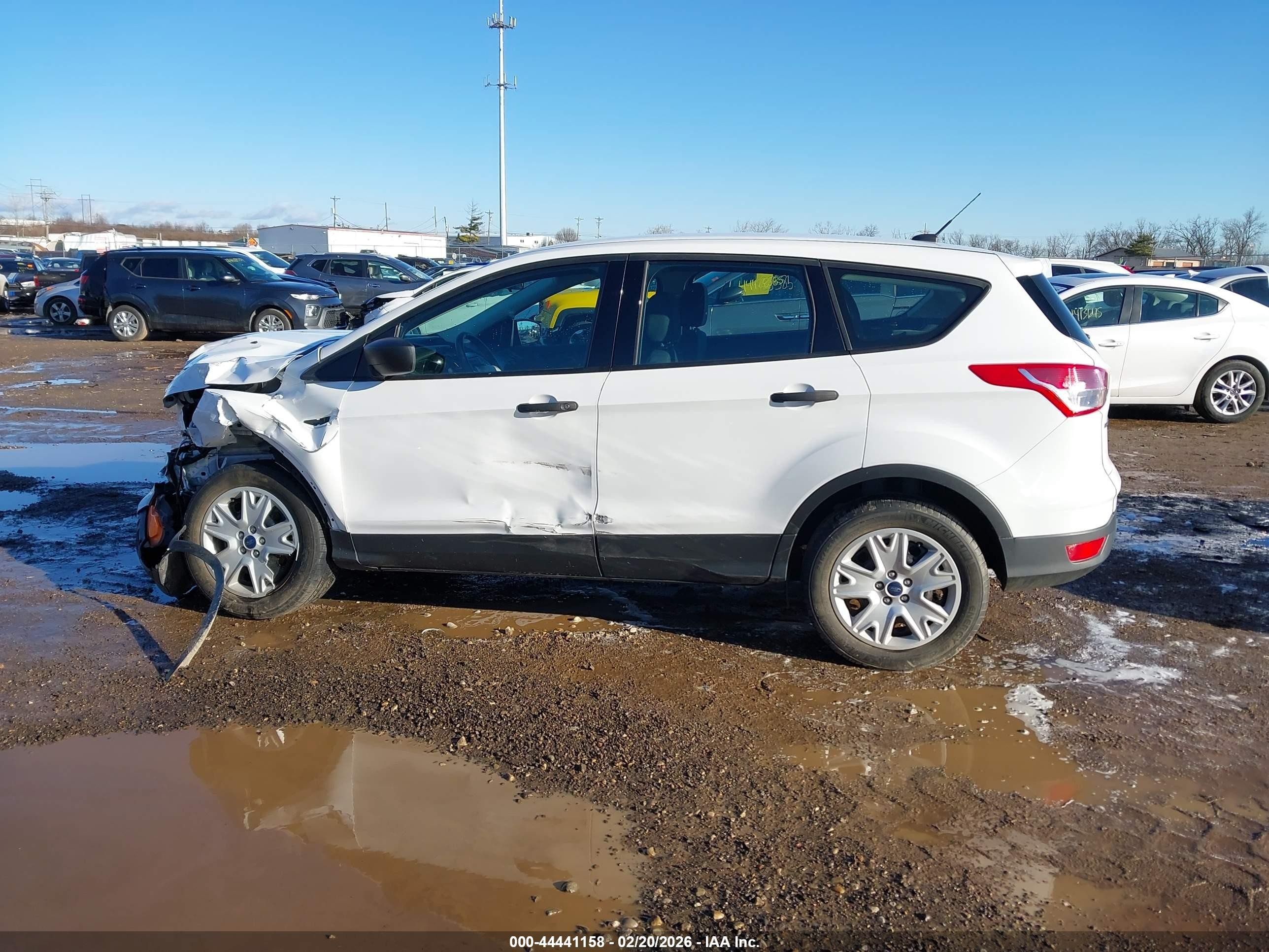 2015 Ford Escape S White vin: 1FMCU0F71FUC60460