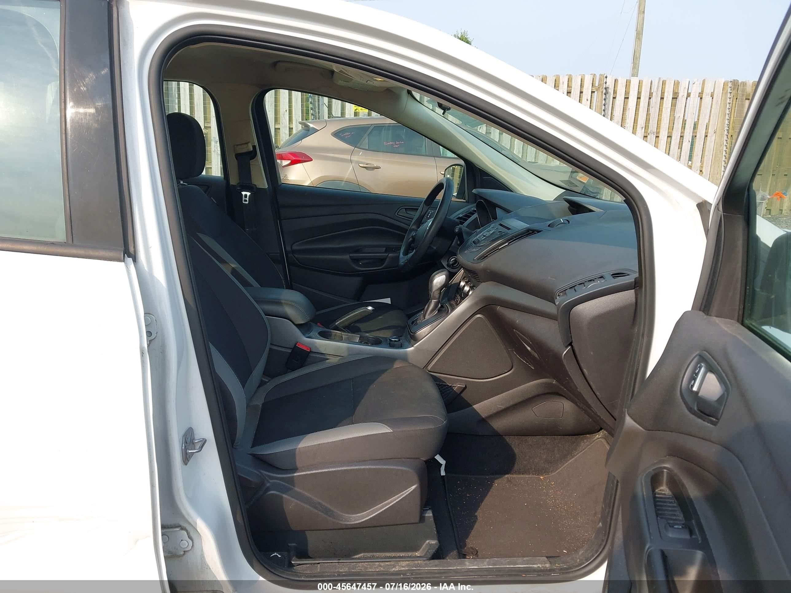 2015 Ford Escape S White vin: 1FMCU0F71FUC66131
