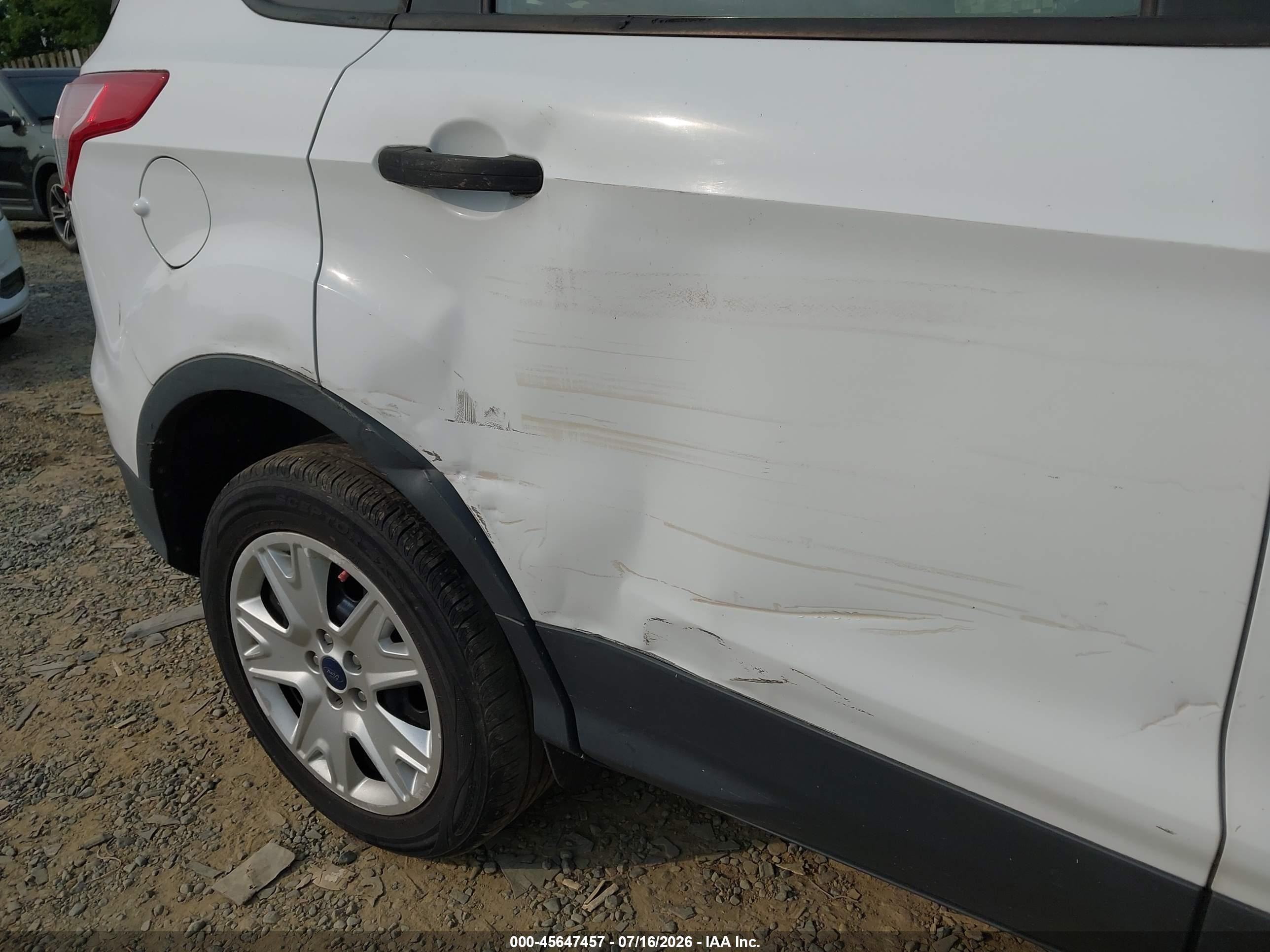 2015 Ford Escape S White vin: 1FMCU0F71FUC66131