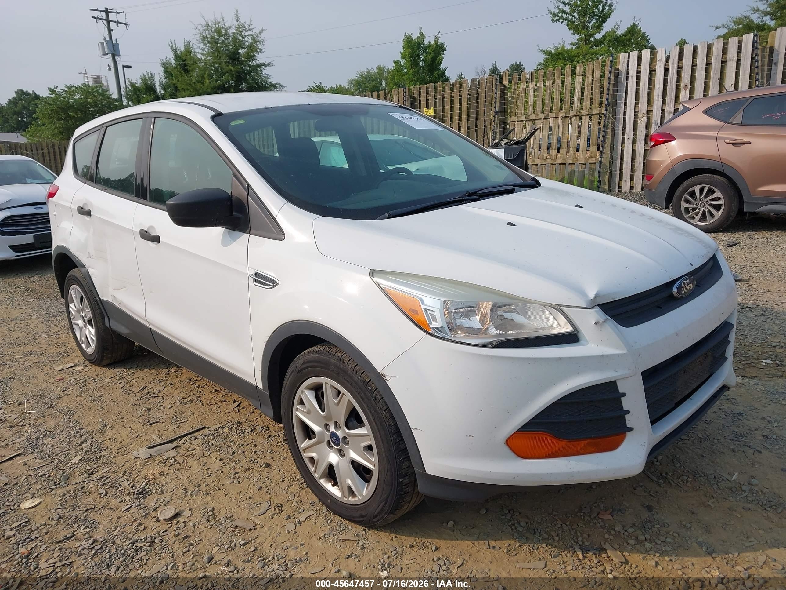 2015 Ford Escape S White vin: 1FMCU0F71FUC66131