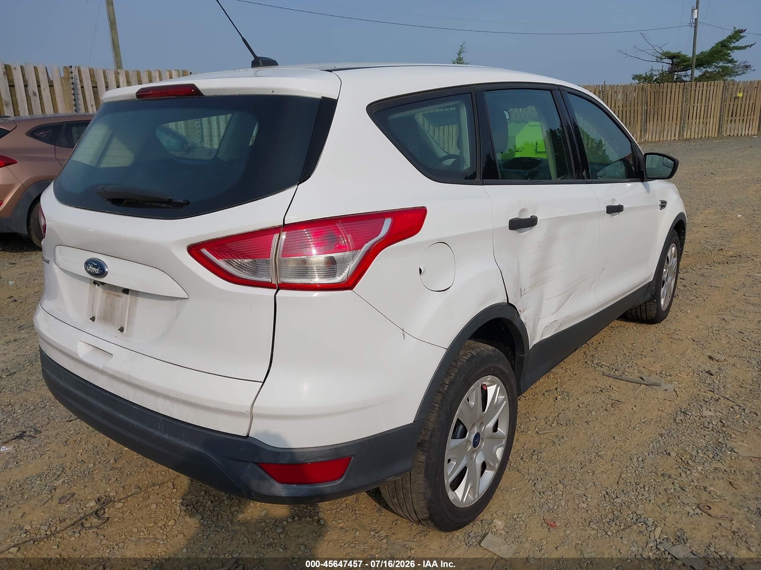 2015 Ford Escape S White vin: 1FMCU0F71FUC66131