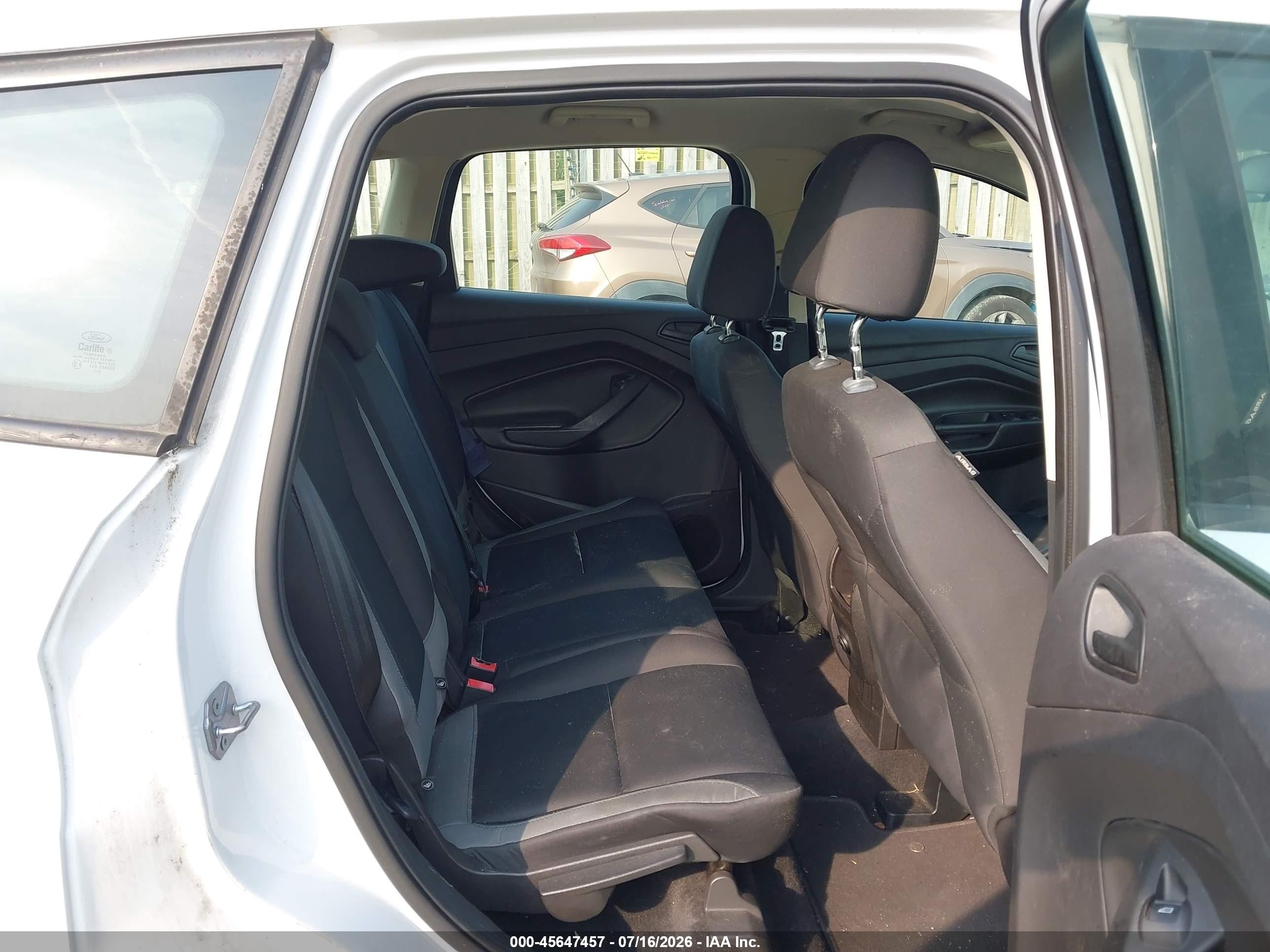 2015 Ford Escape S White vin: 1FMCU0F71FUC66131