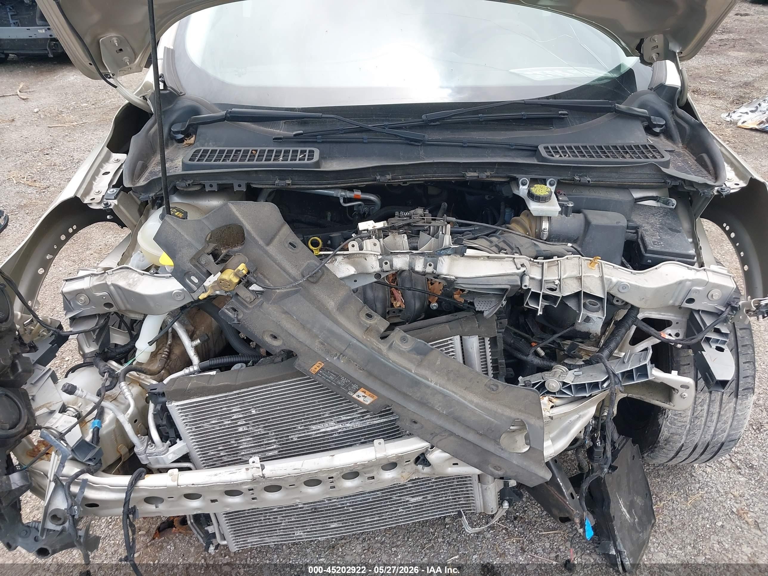 2018 Ford Escape S Золотой vin: 1FMCU0F71JUA33701