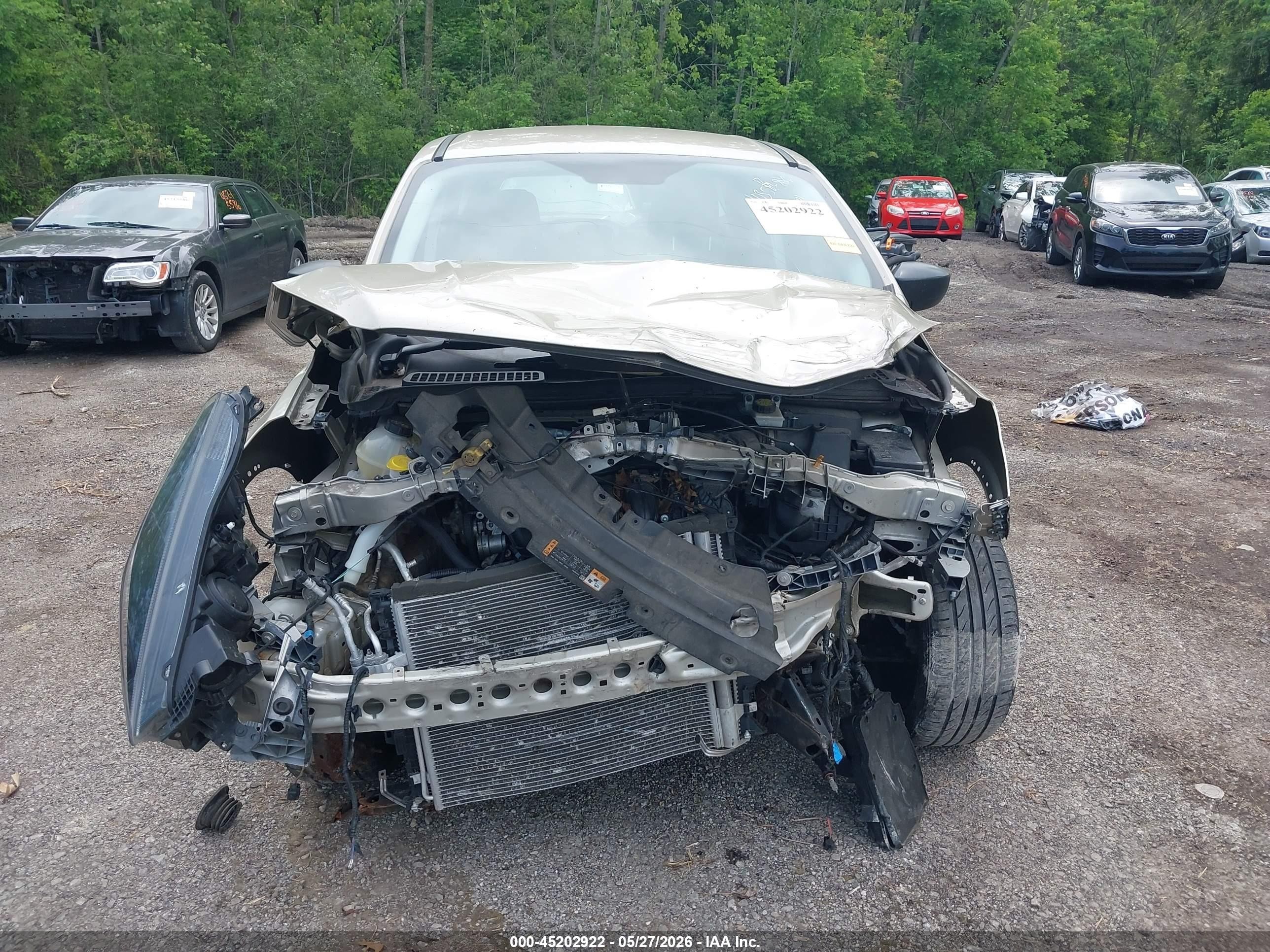 2018 Ford Escape S Золотой vin: 1FMCU0F71JUA33701