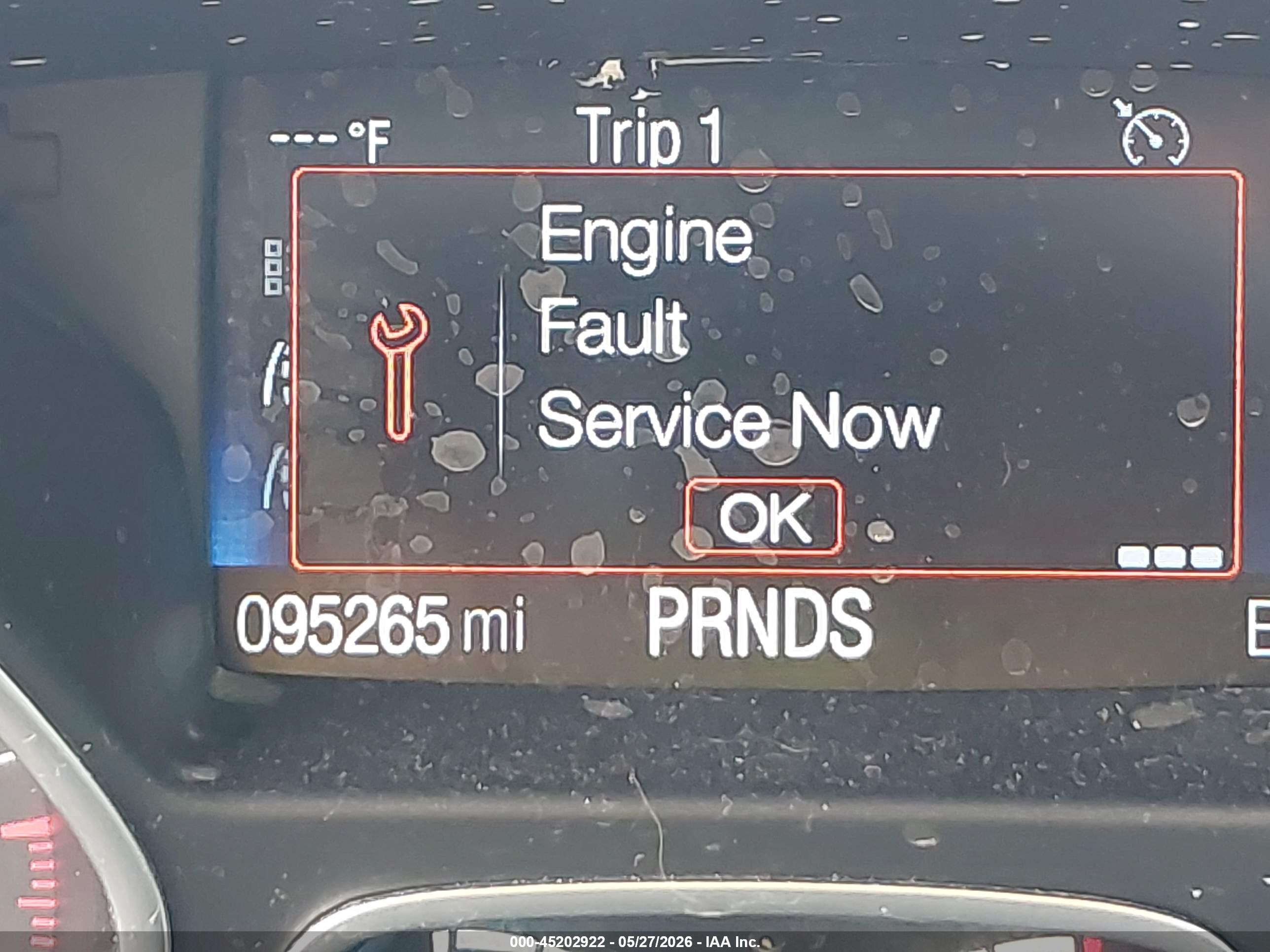 2018 Ford Escape S Золотой vin: 1FMCU0F71JUA33701