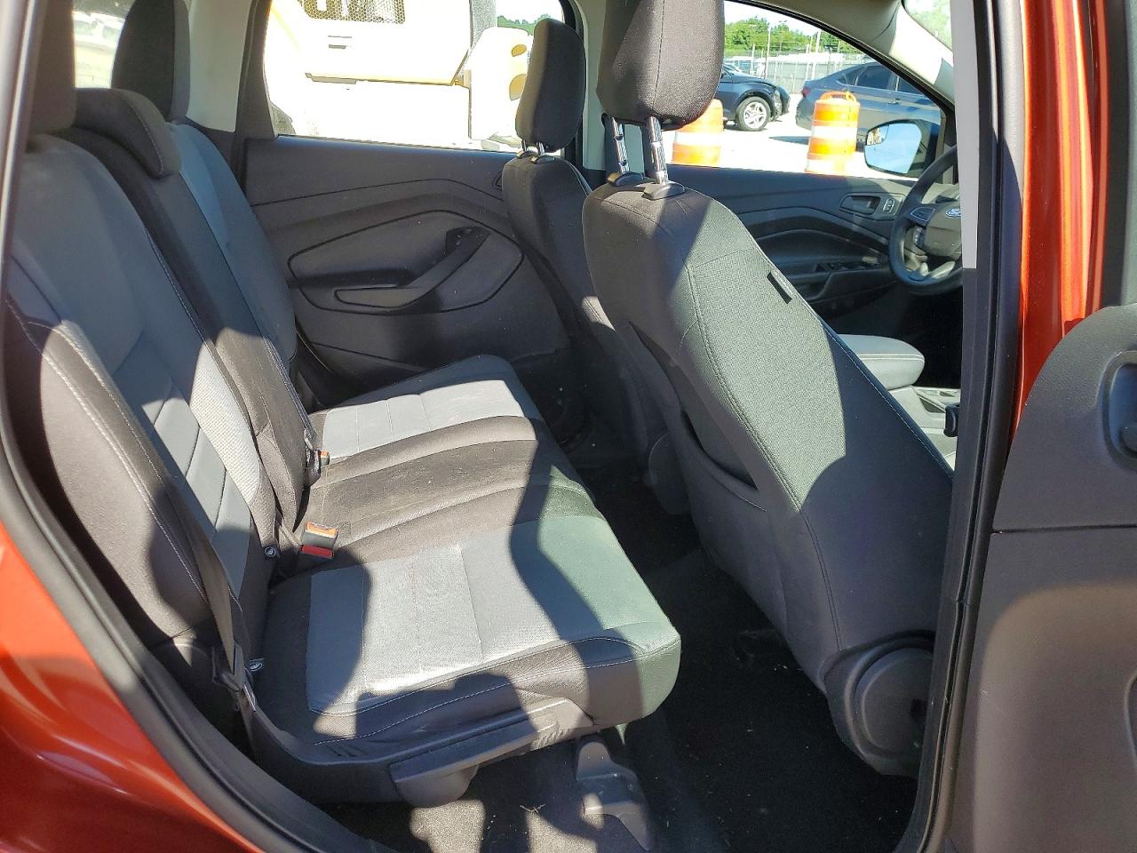 2019 Ford Escape S Оранжевый vin: 1FMCU0F71KUA31092