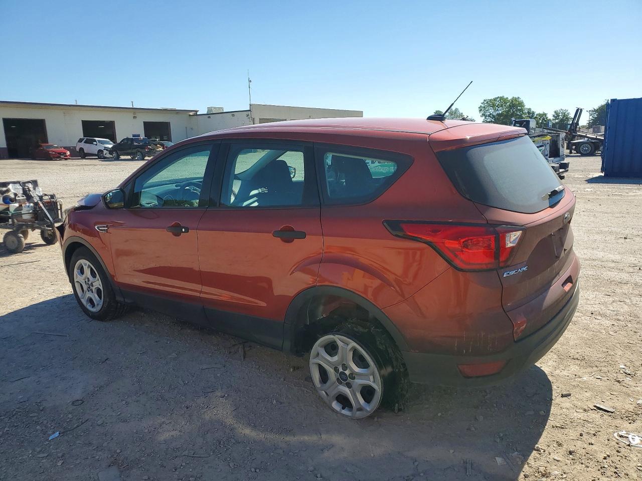 2019 Ford Escape S Оранжевый vin: 1FMCU0F71KUA31092