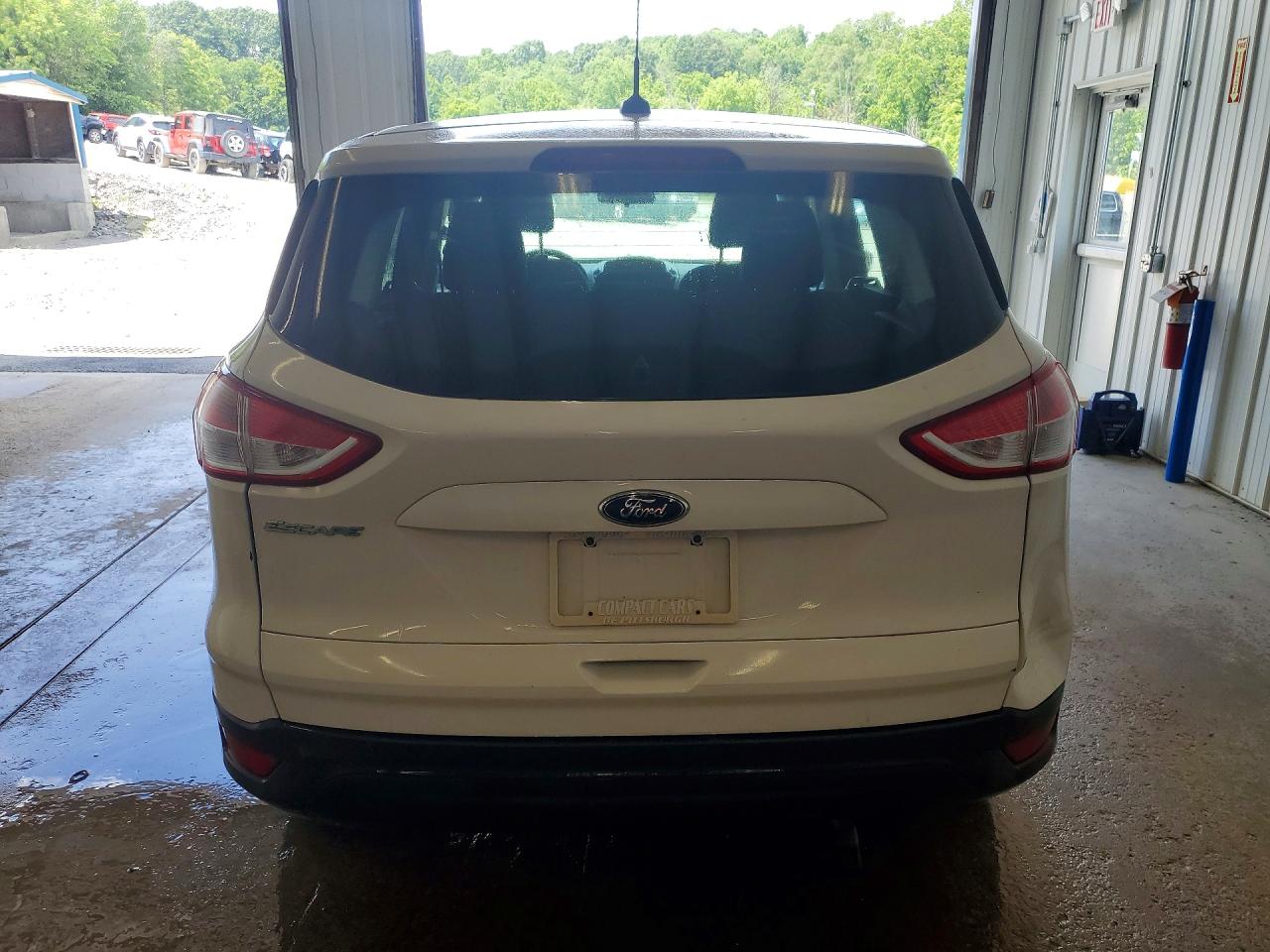 2013 Ford Escape S White vin: 1FMCU0F72DUB47145