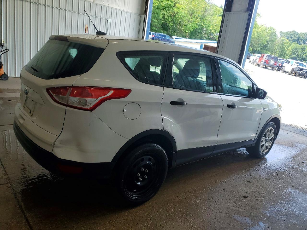 2013 Ford Escape S White vin: 1FMCU0F72DUB47145