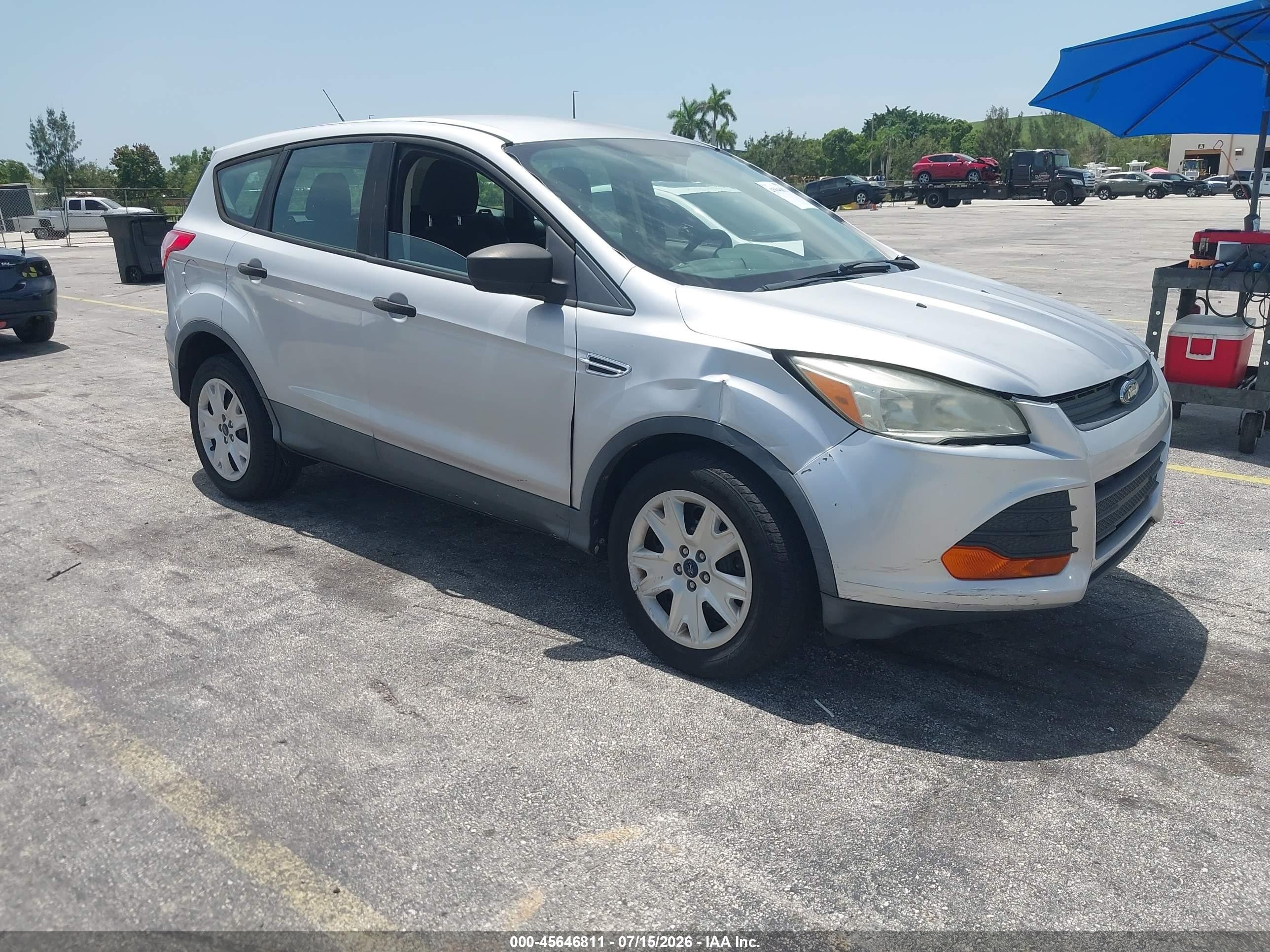 2013 Ford Escape S Серебряный vin: 1FMCU0F72DUB50997