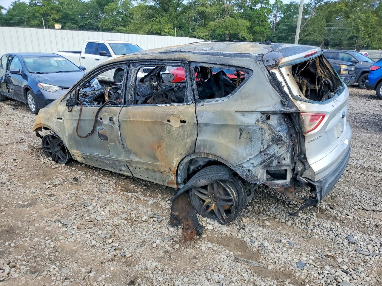 2013 Ford Escape S Burn vin: 1FMCU0F72DUB60607