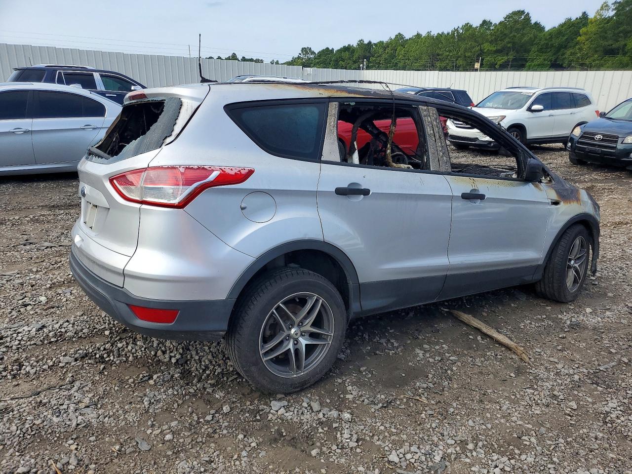 2013 Ford Escape S Burn vin: 1FMCU0F72DUB60607