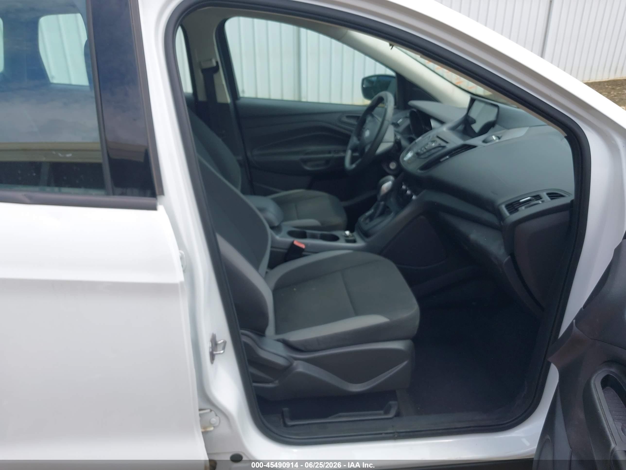 2013 Ford Escape S White vin: 1FMCU0F72DUC03701