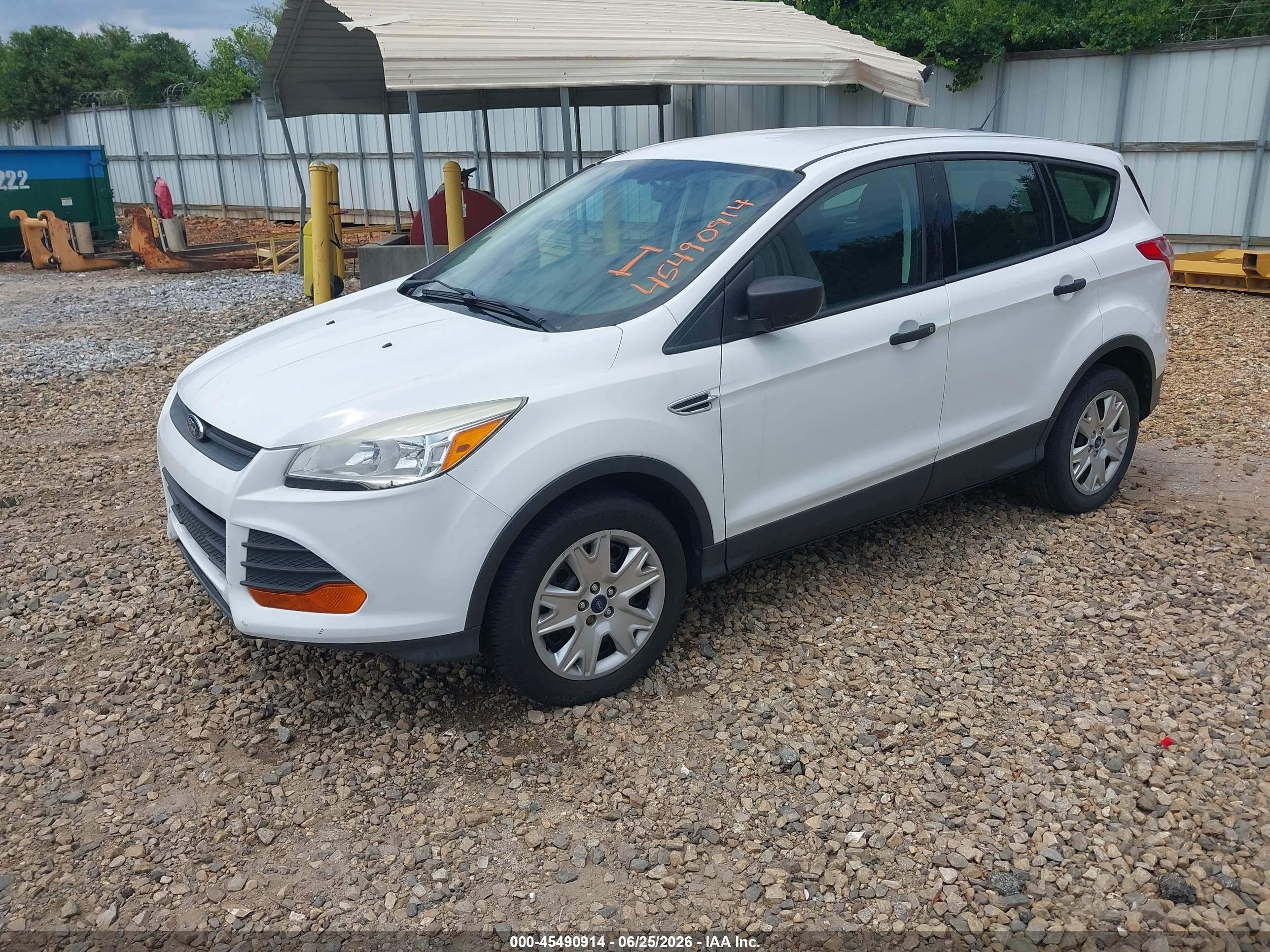 2013 Ford Escape S White vin: 1FMCU0F72DUC03701