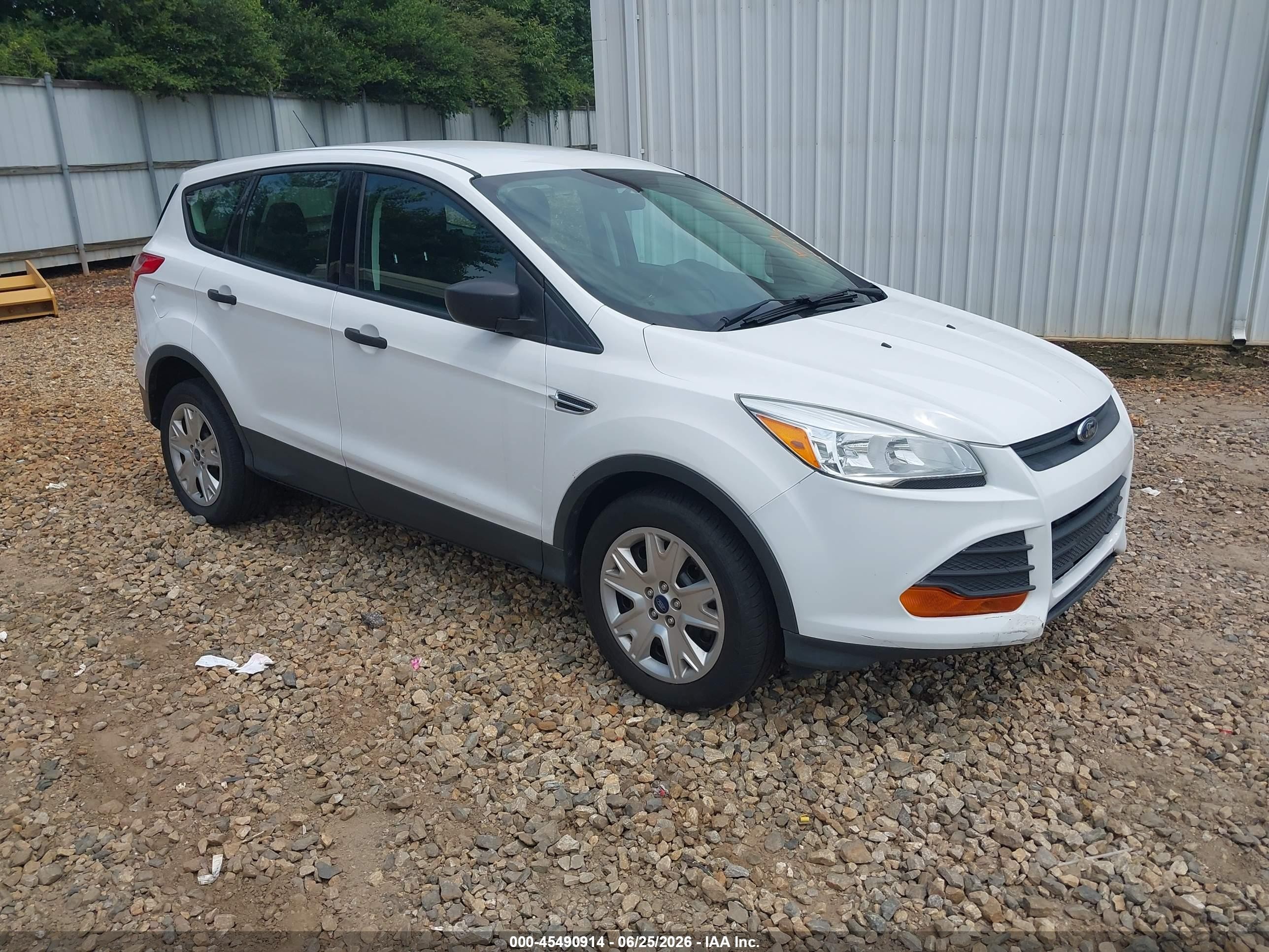 2013 Ford Escape S Белый vin: 1FMCU0F72DUC03701
