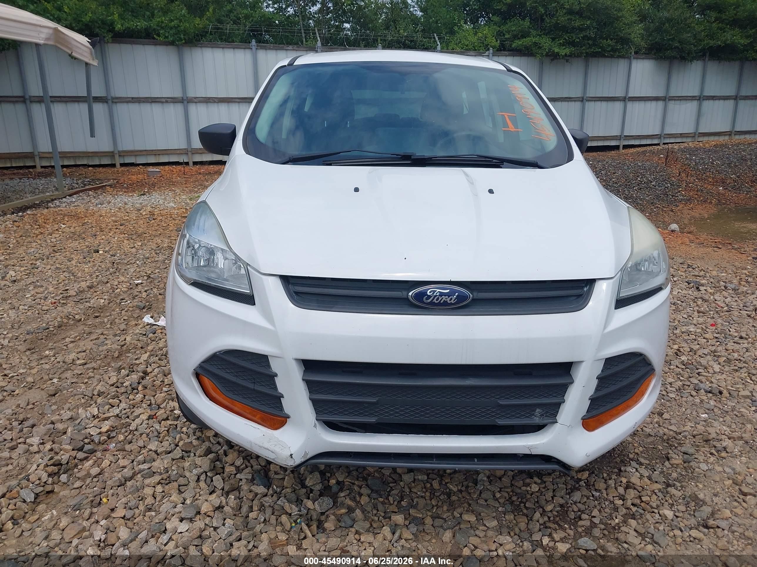2013 Ford Escape S White vin: 1FMCU0F72DUC03701
