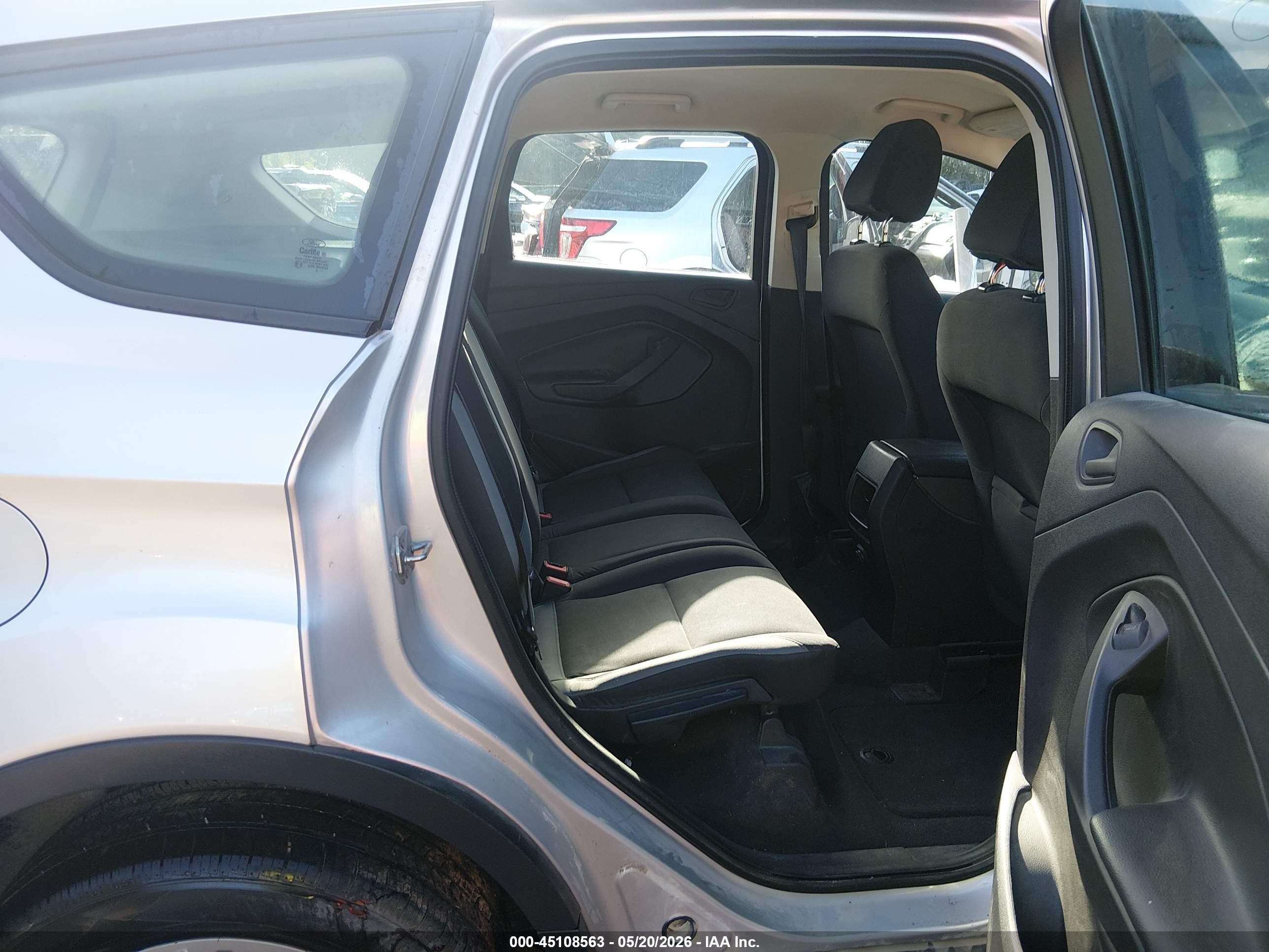 2013 Ford Escape S Серебряный vin: 1FMCU0F72DUC14584