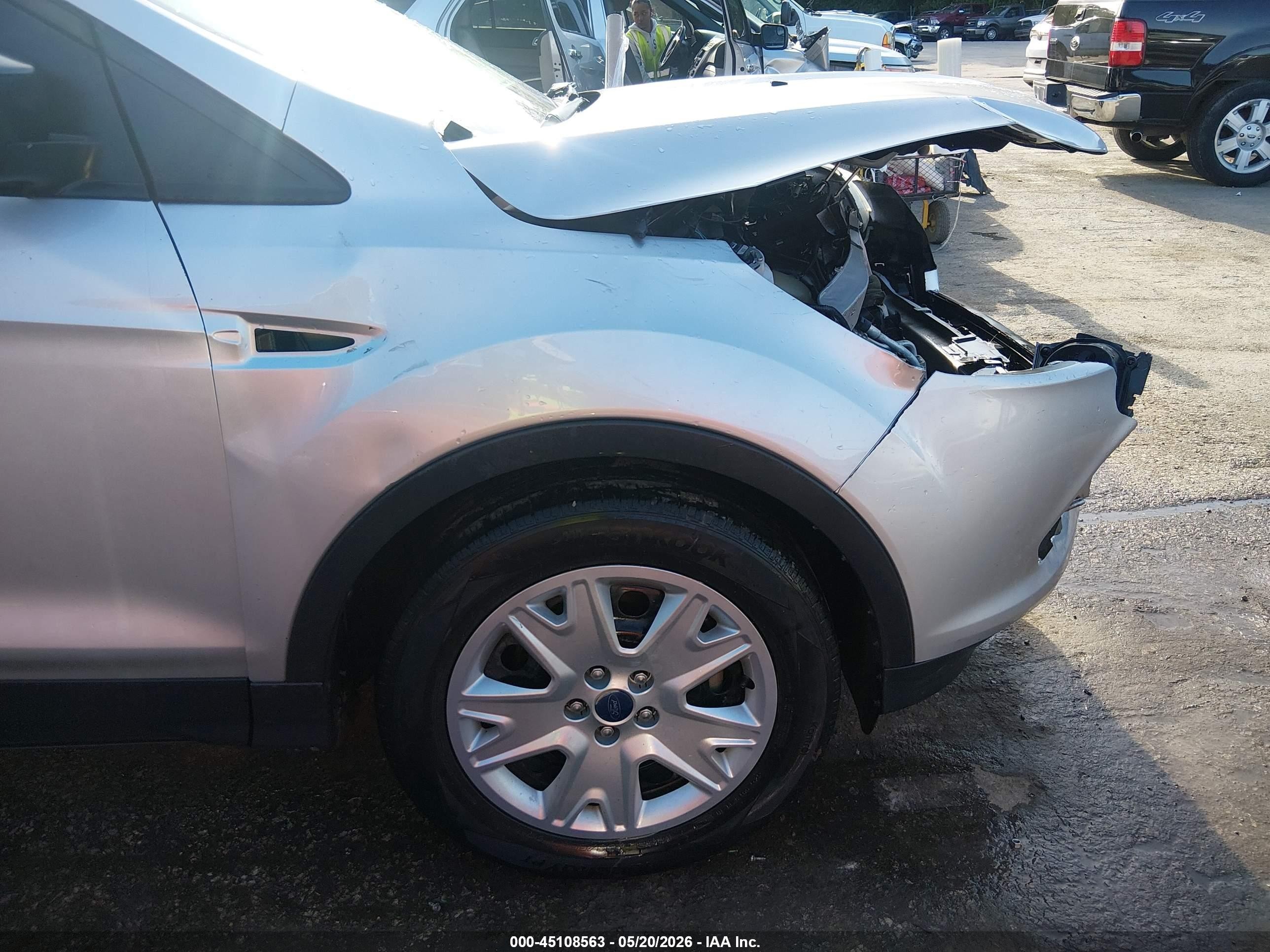 2013 Ford Escape S Серебряный vin: 1FMCU0F72DUC14584