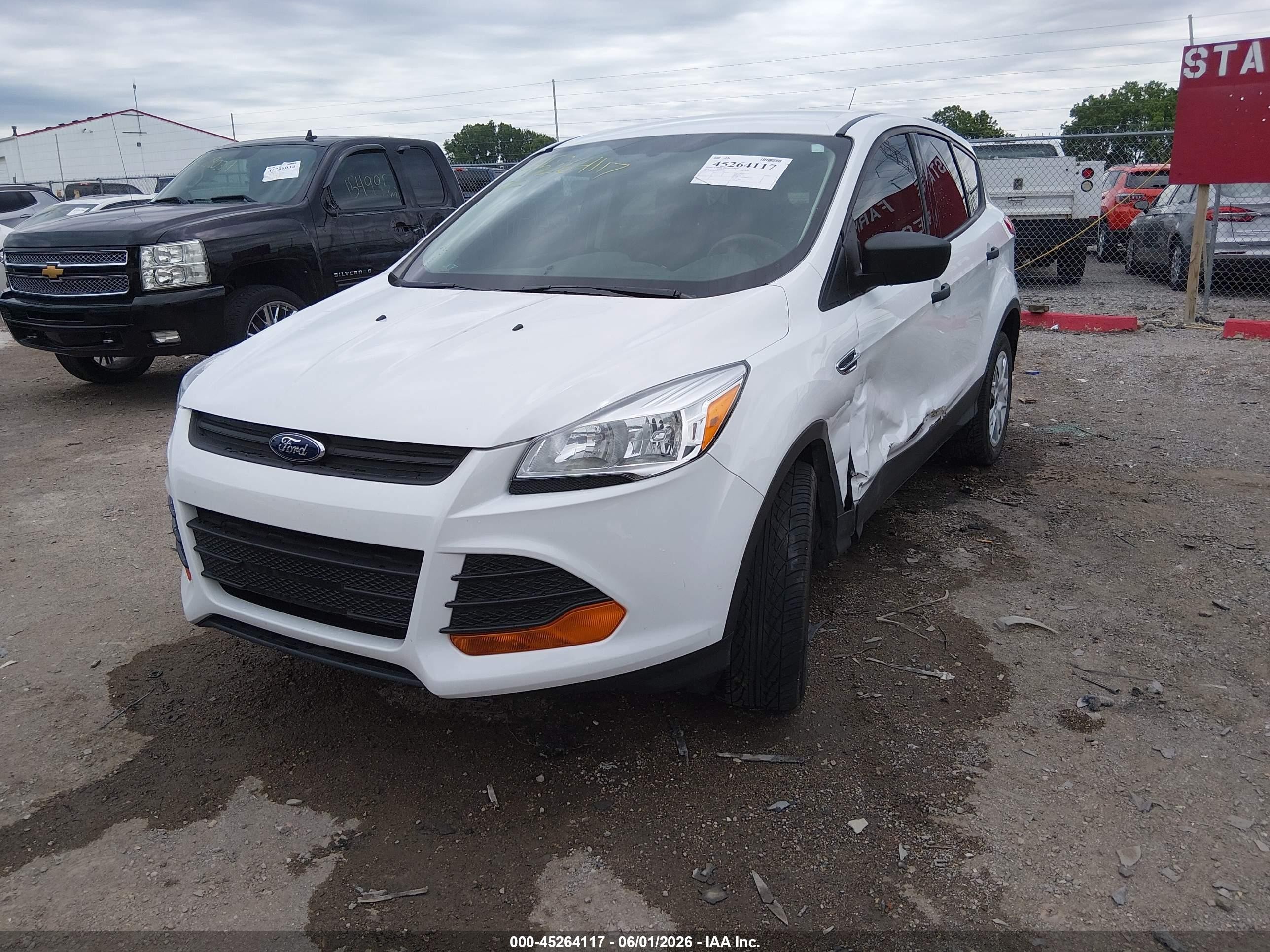 2013 Ford Escape S White vin: 1FMCU0F72DUC77409
