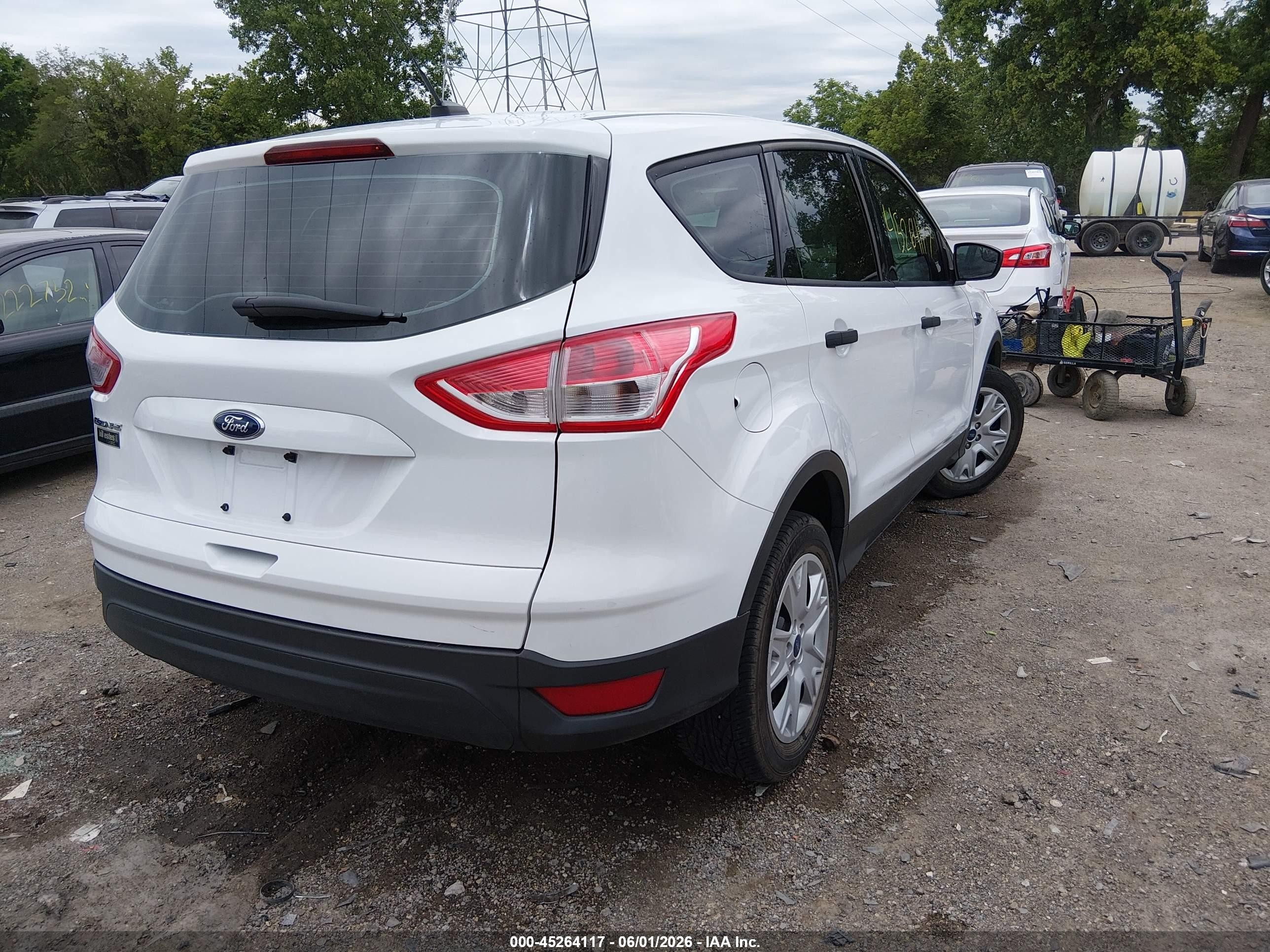 2013 Ford Escape S White vin: 1FMCU0F72DUC77409