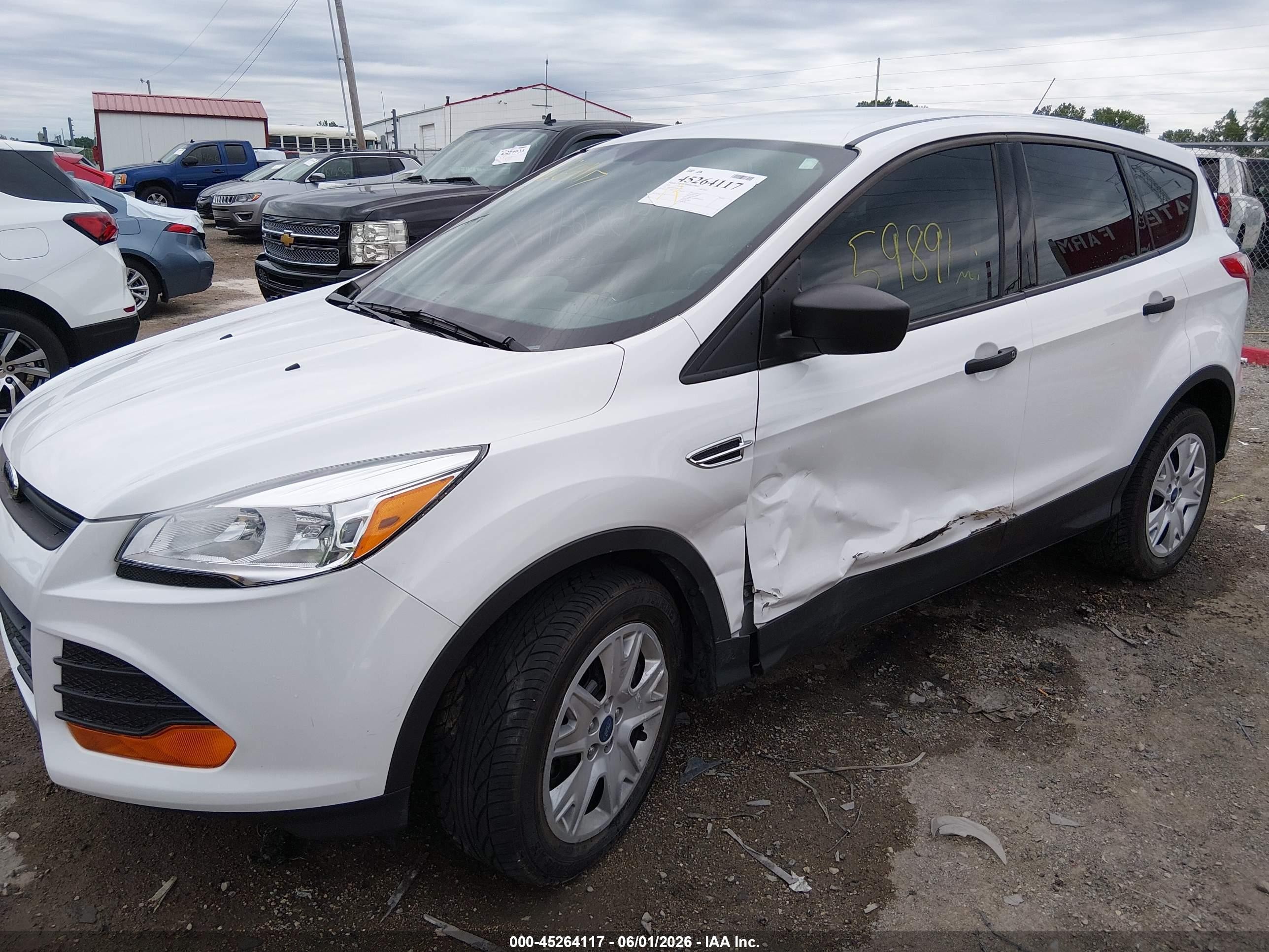 2013 Ford Escape S White vin: 1FMCU0F72DUC77409