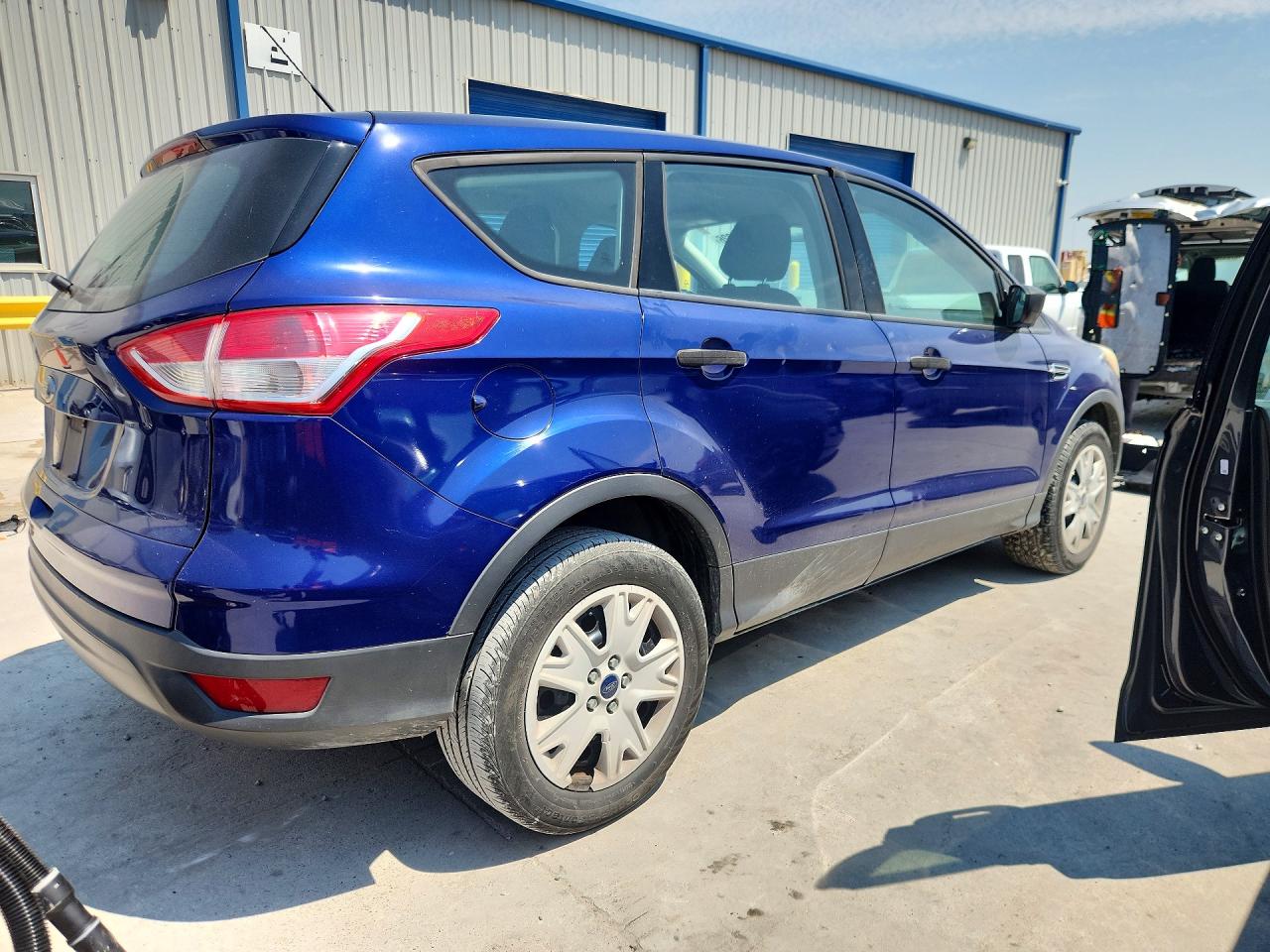 2013 Ford Escape S Синий vin: 1FMCU0F72DUD85643