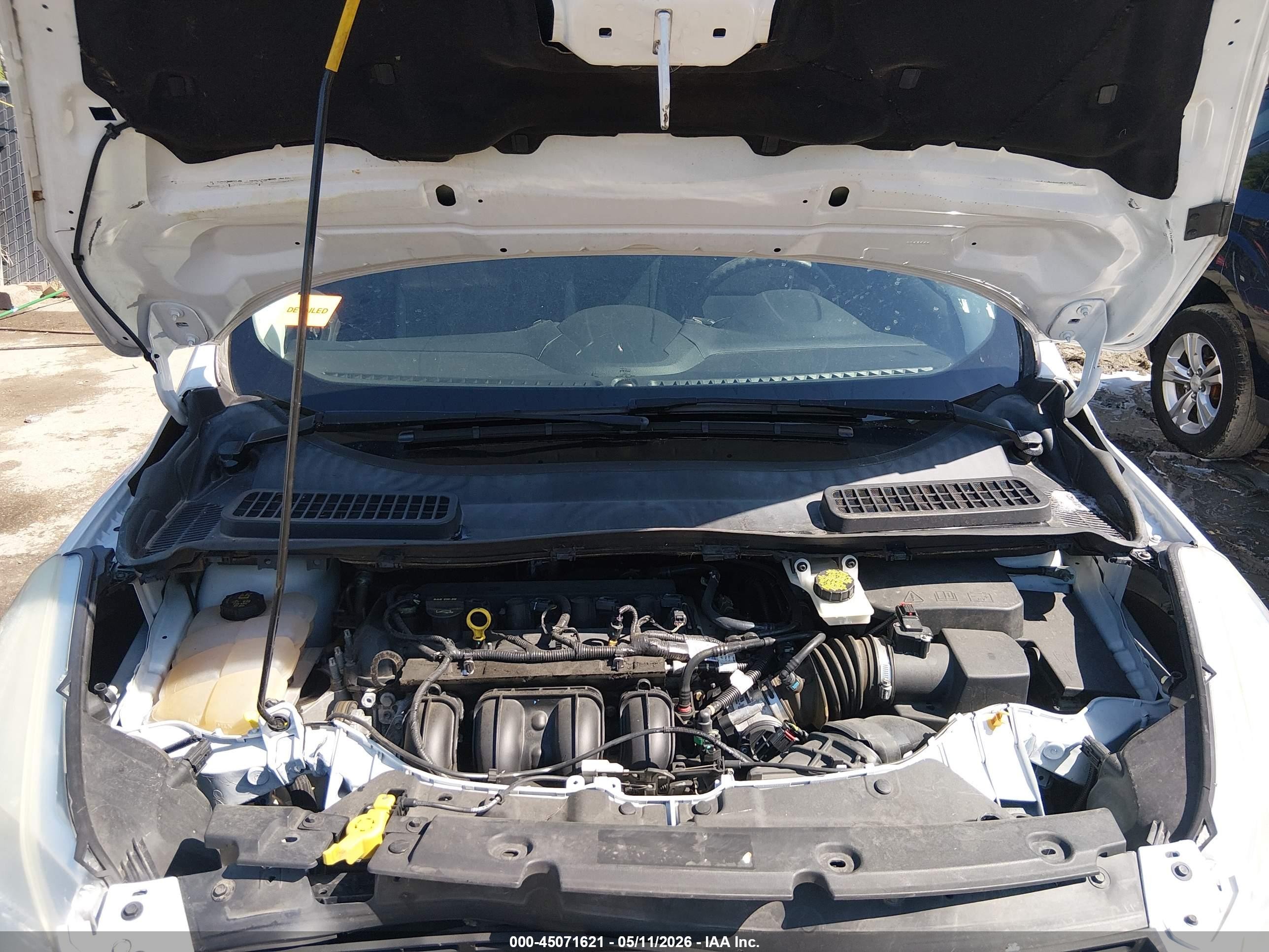 2015 Ford Escape S White vin: 1FMCU0F72FUC42839