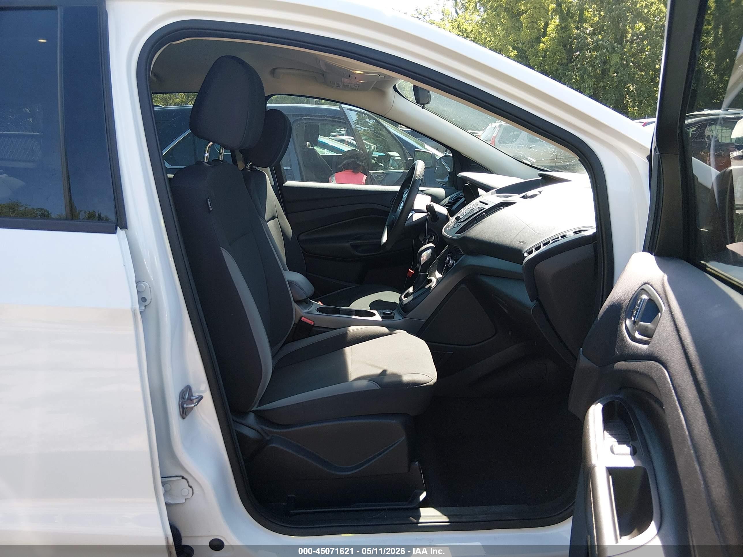 2015 Ford Escape S White vin: 1FMCU0F72FUC42839
