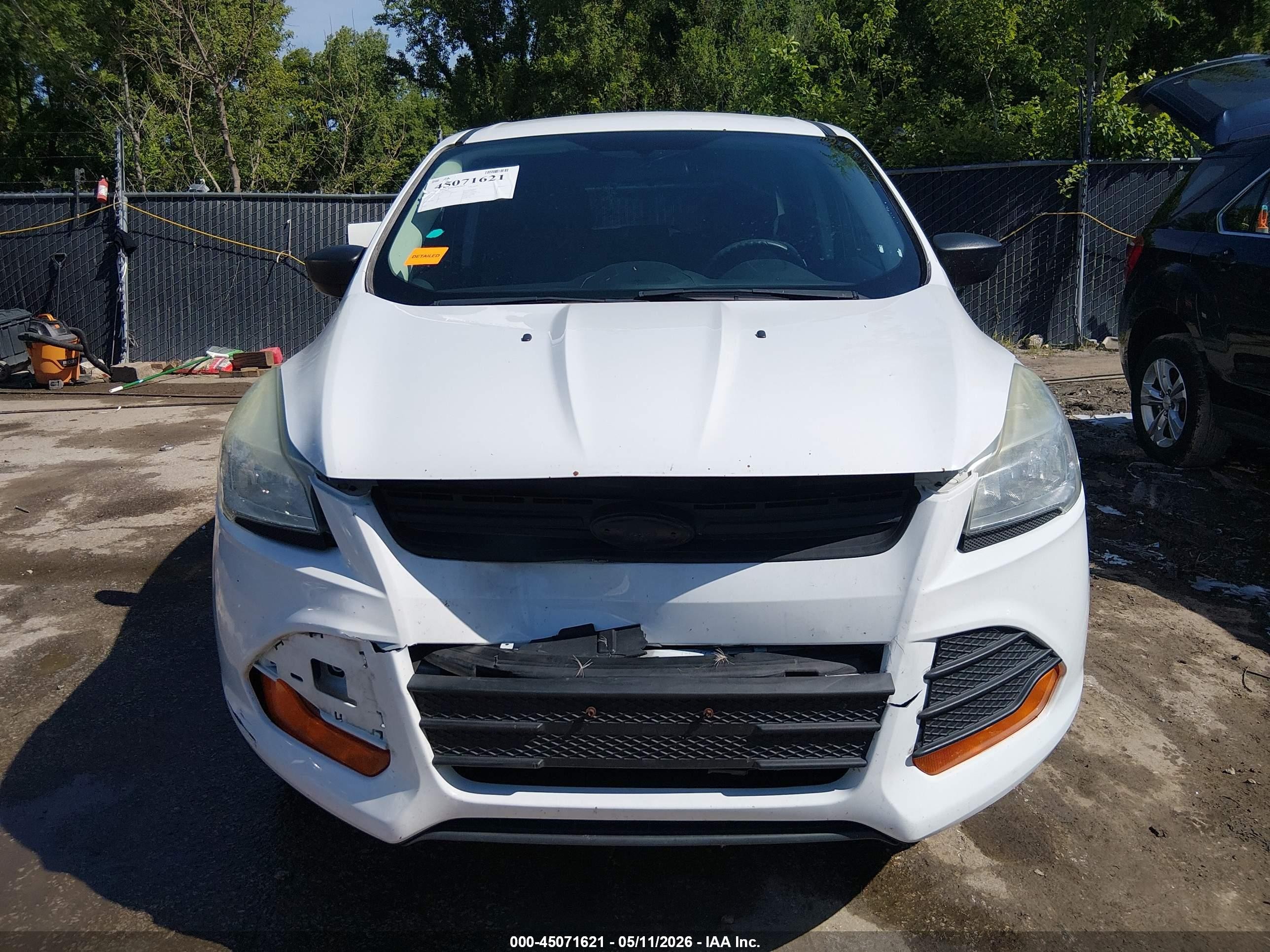 2015 Ford Escape S White vin: 1FMCU0F72FUC42839