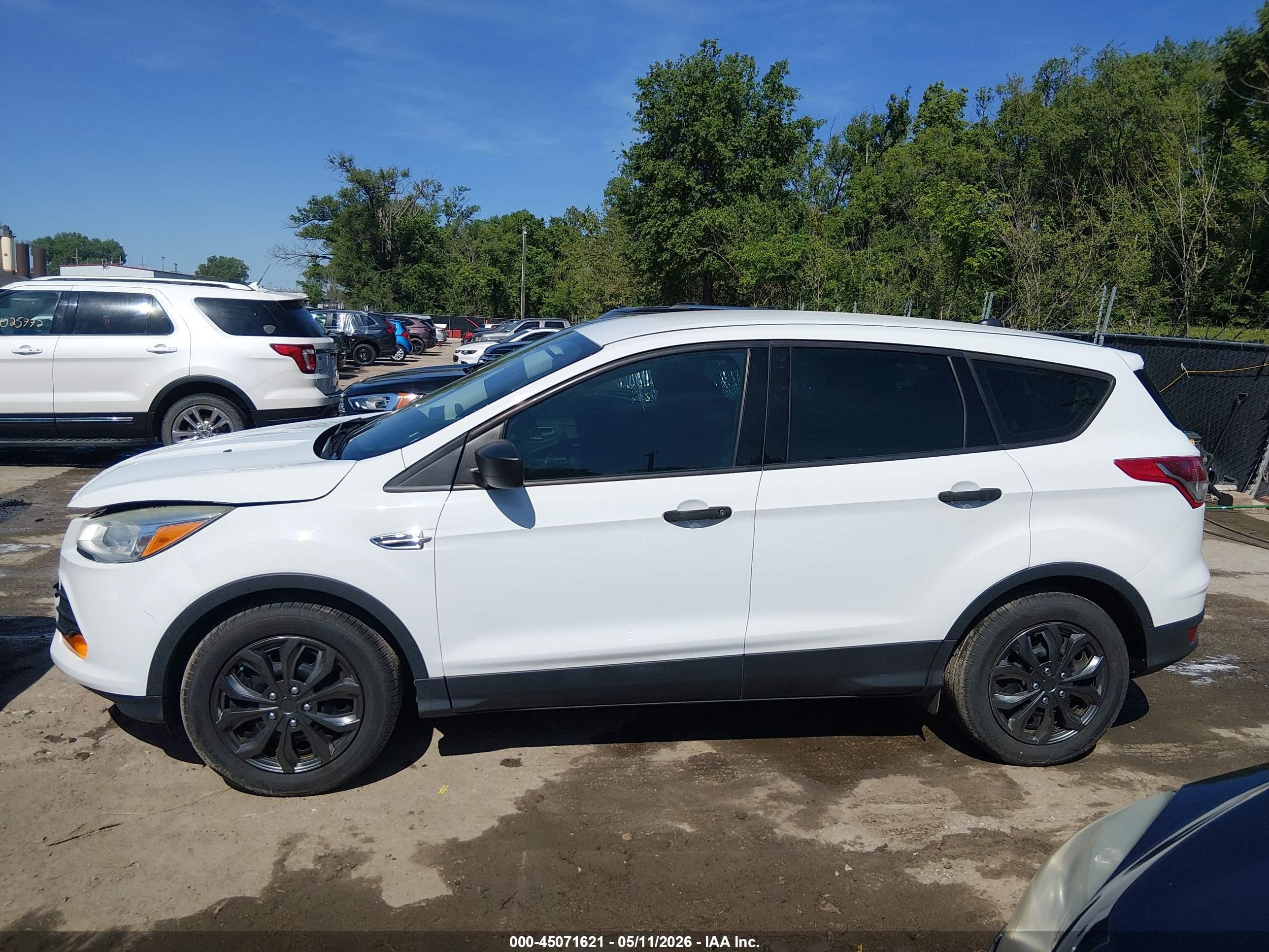 2015 Ford Escape S White vin: 1FMCU0F72FUC42839