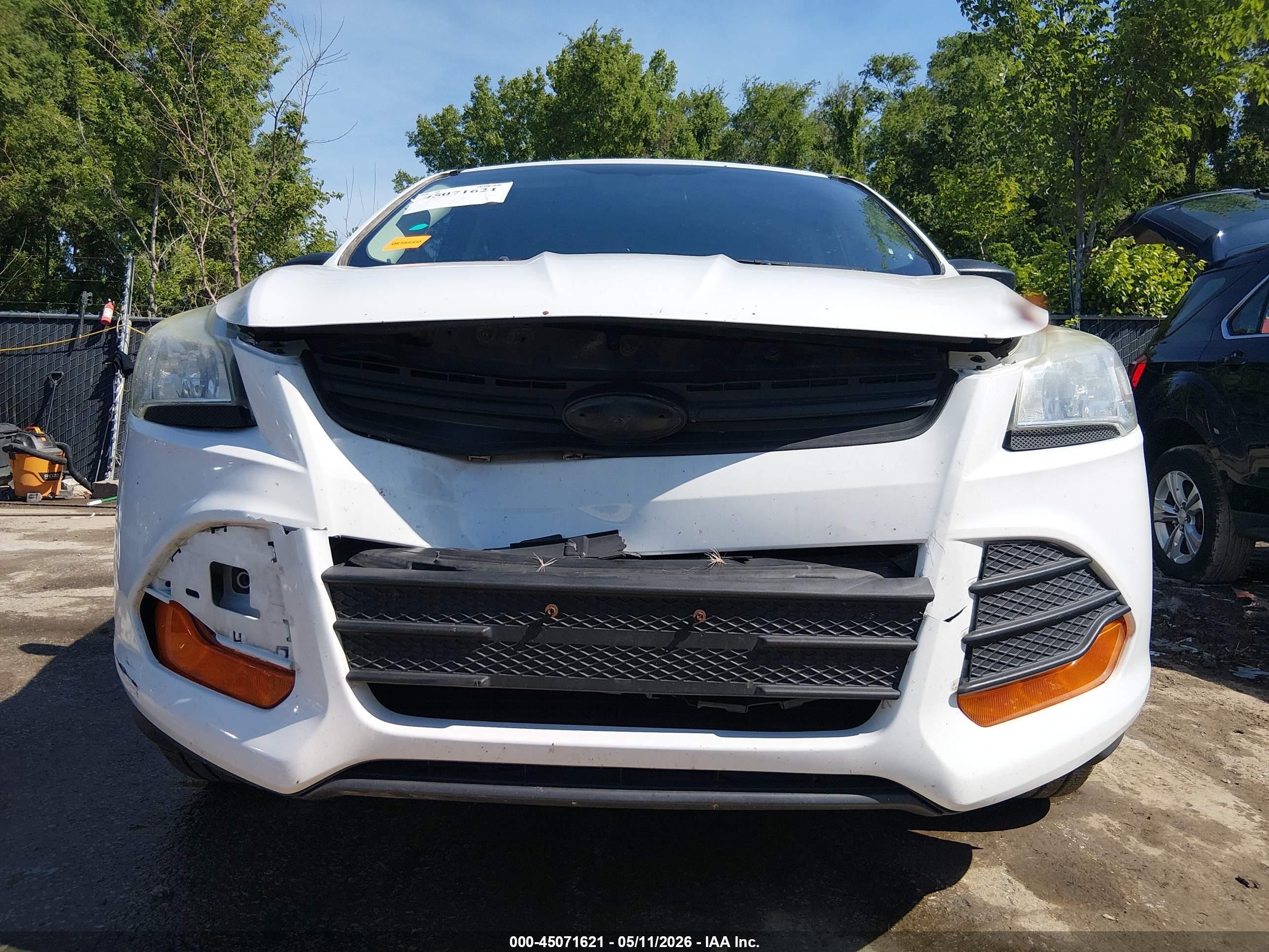 2015 Ford Escape S White vin: 1FMCU0F72FUC42839