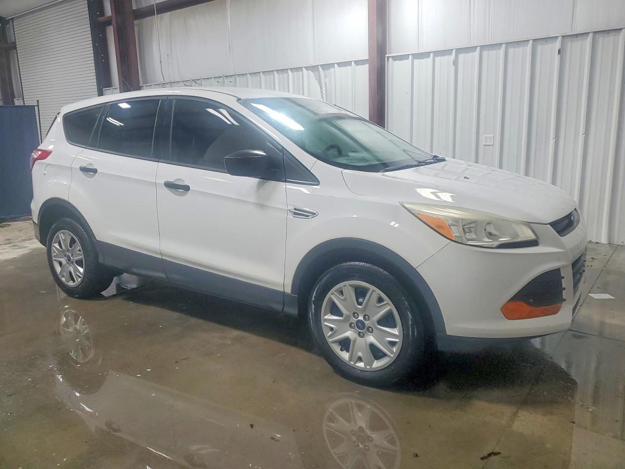 2013 Ford Escape S White vin: 1FMCU0F73DUC34827