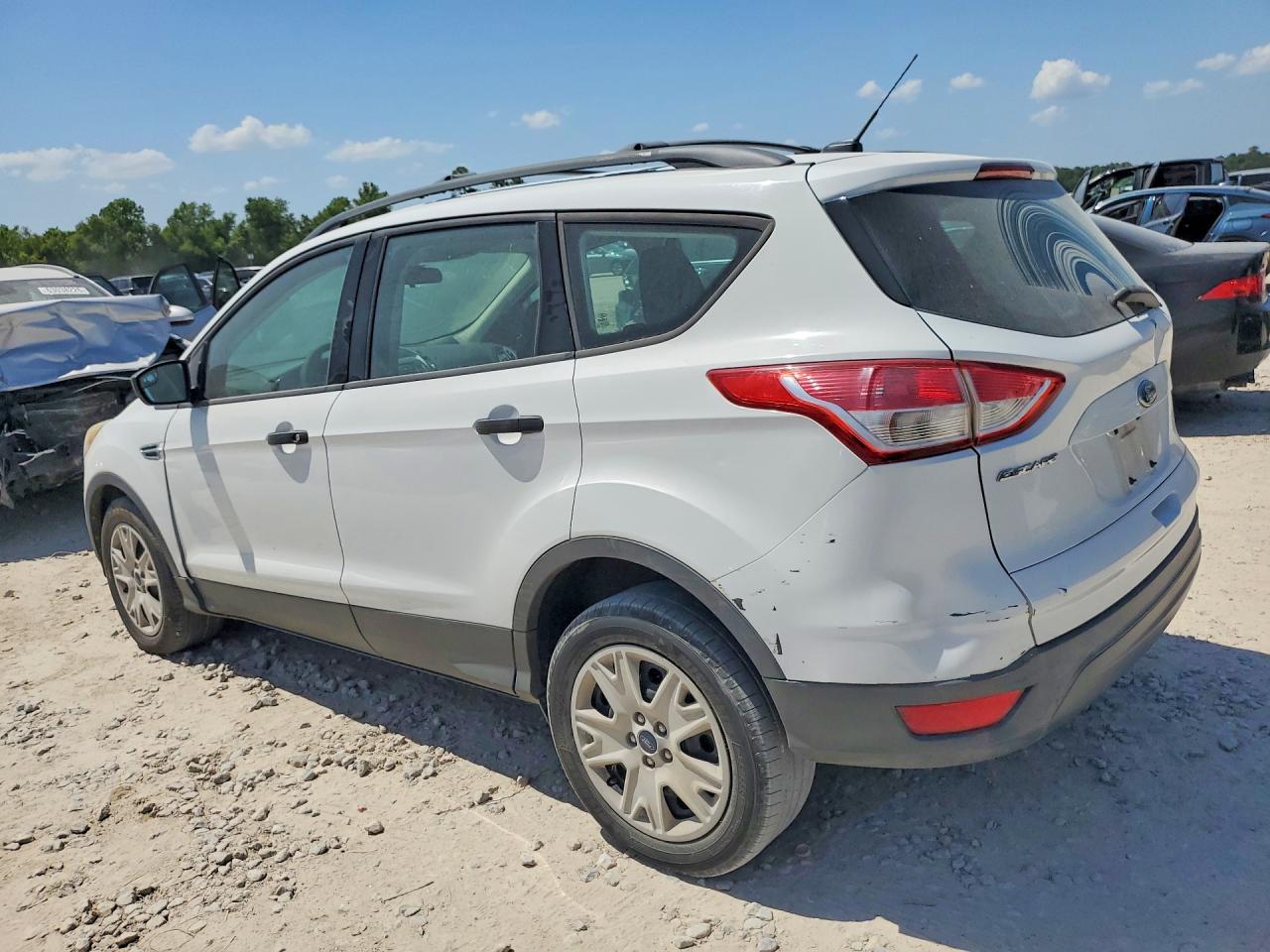 2013 Ford Escape S White vin: 1FMCU0F73DUD11373